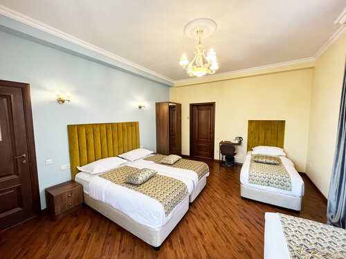 Стандартный четырехместный номер в Phazisi Hotel