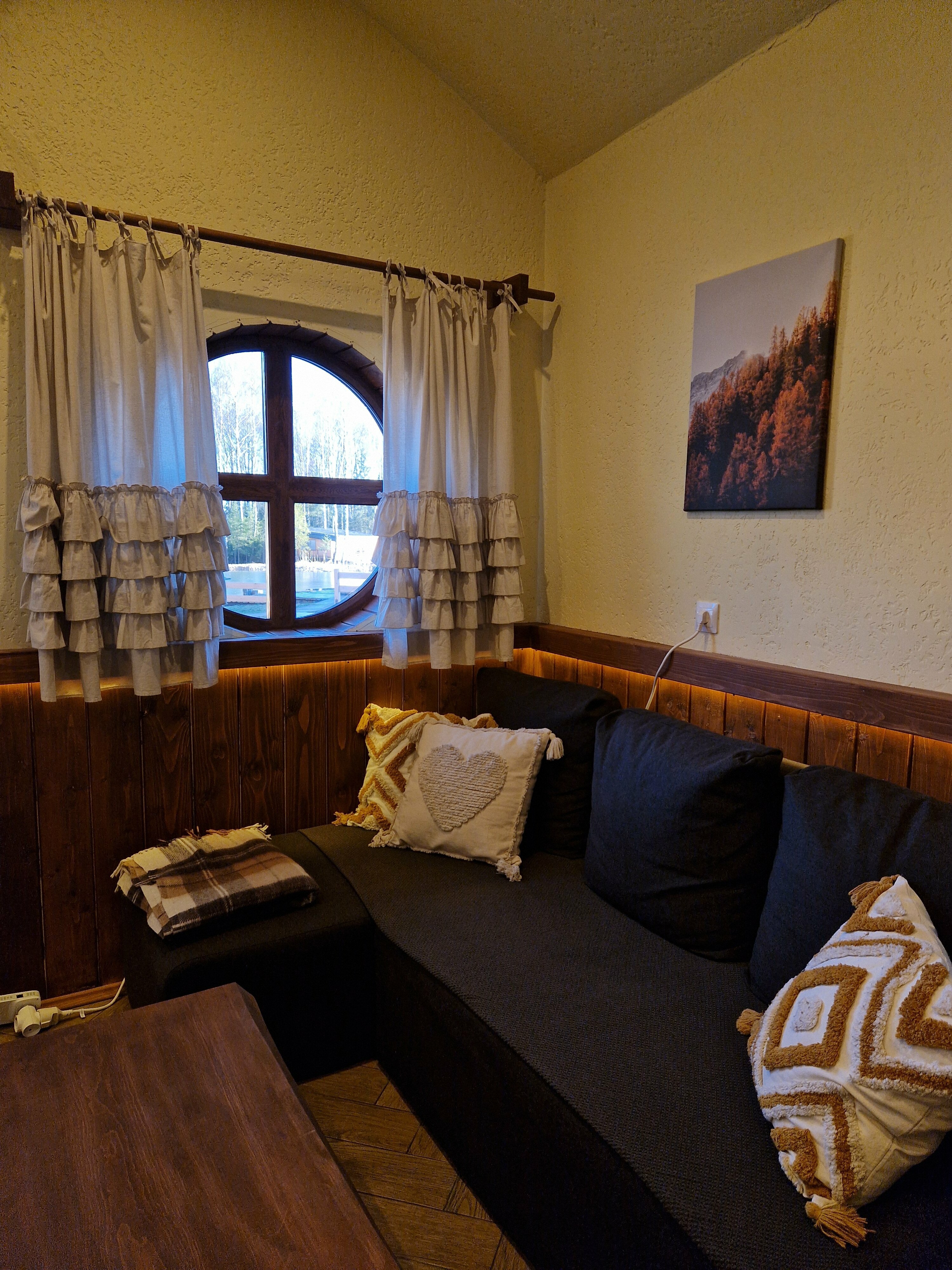 Дом Хоббитов 2 с видом на лес и озеро