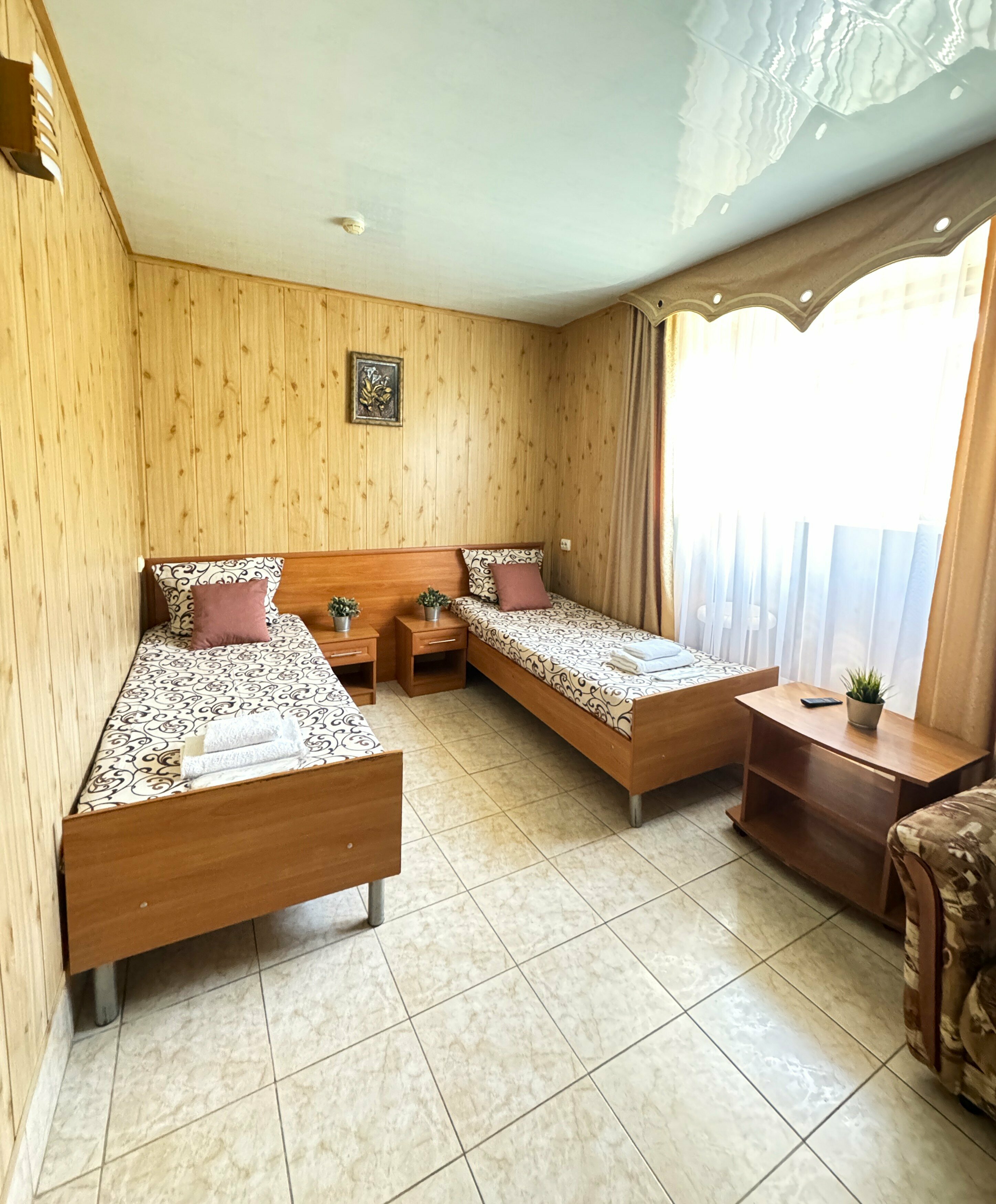 Двухместный бюджетный номер с раздельными кроватями (4 этаж)