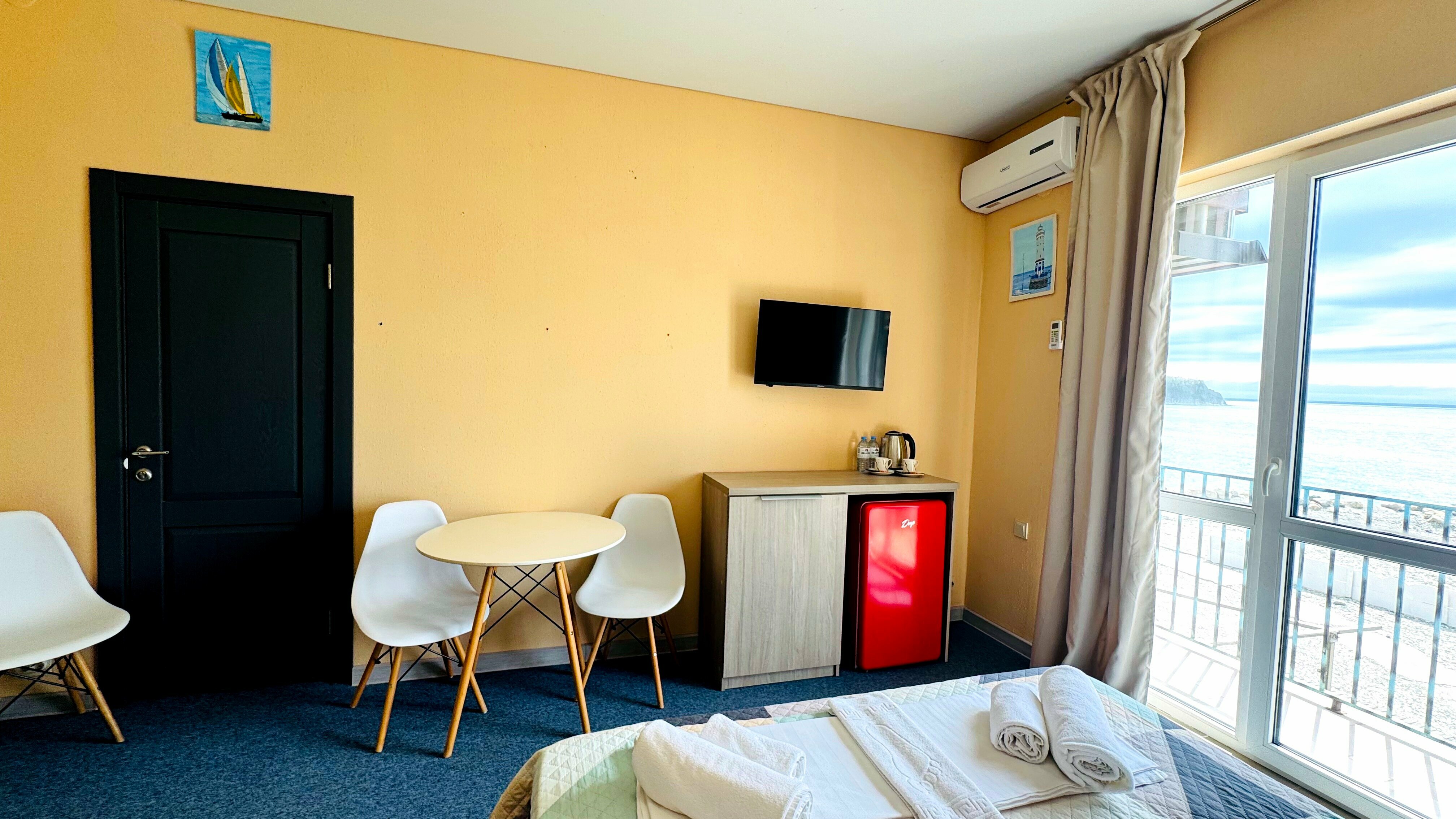 Трехместный номер с видом на море