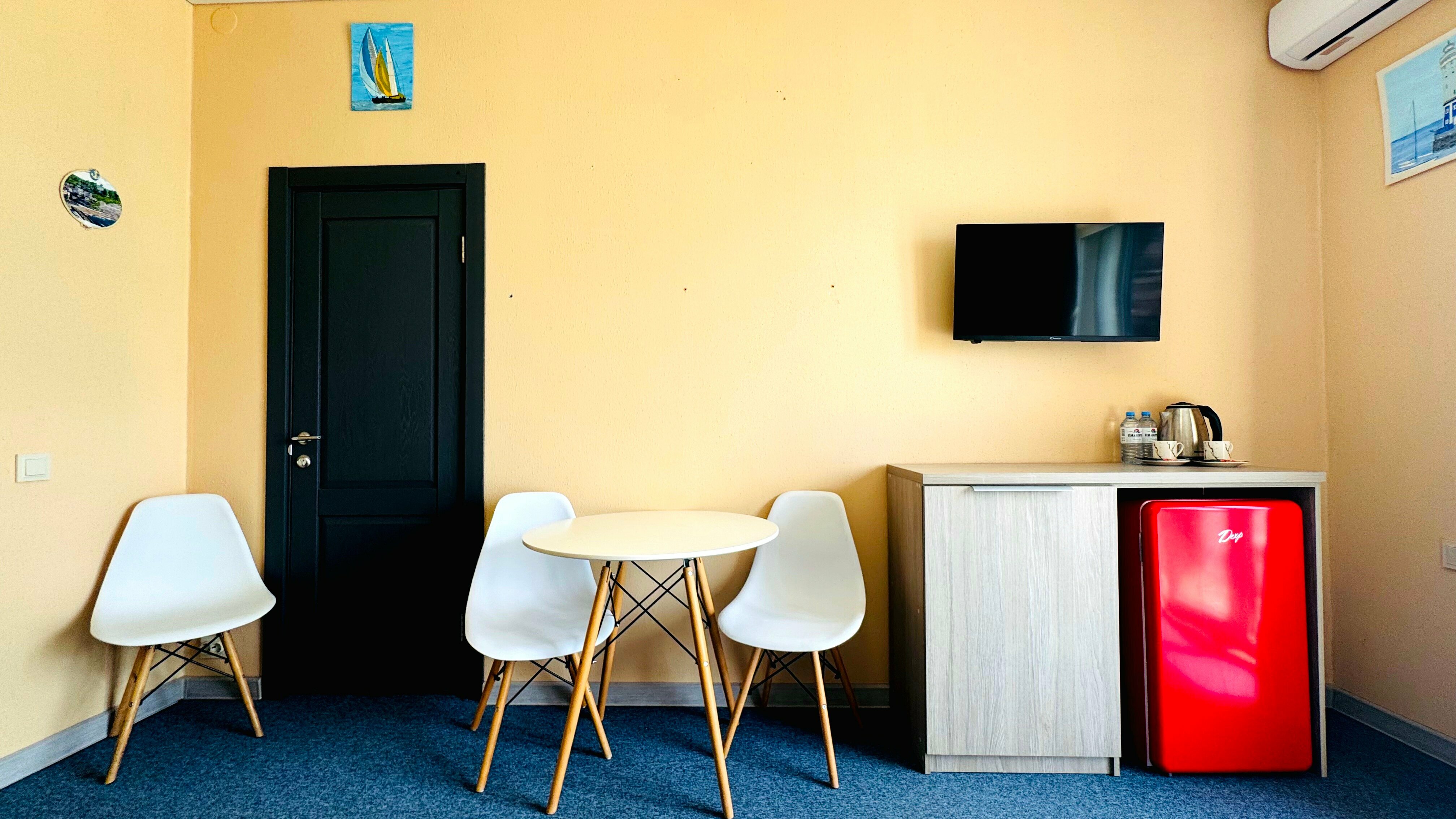 Трехместный номер с видом на море