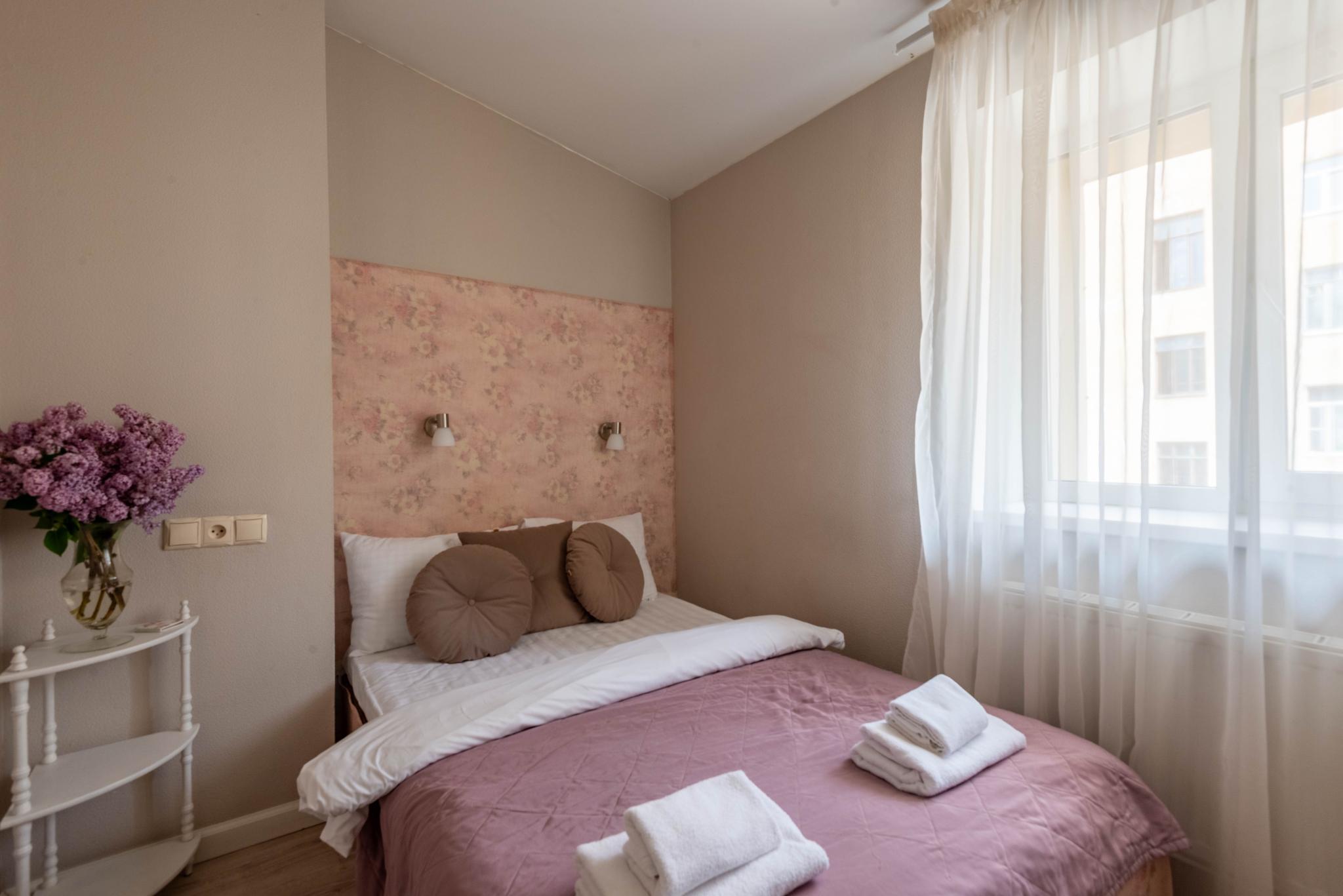 Номер стандарт с 1 двуспальной кроватью