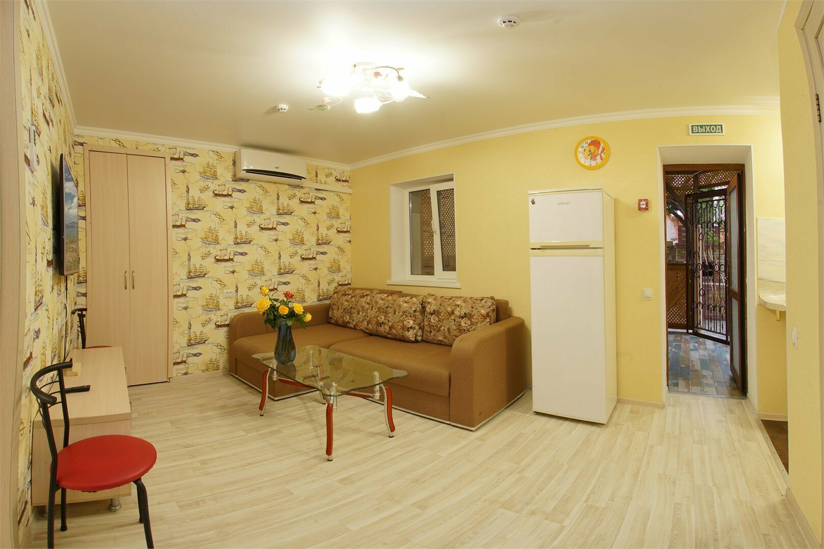 Семейный с 2 спальнями