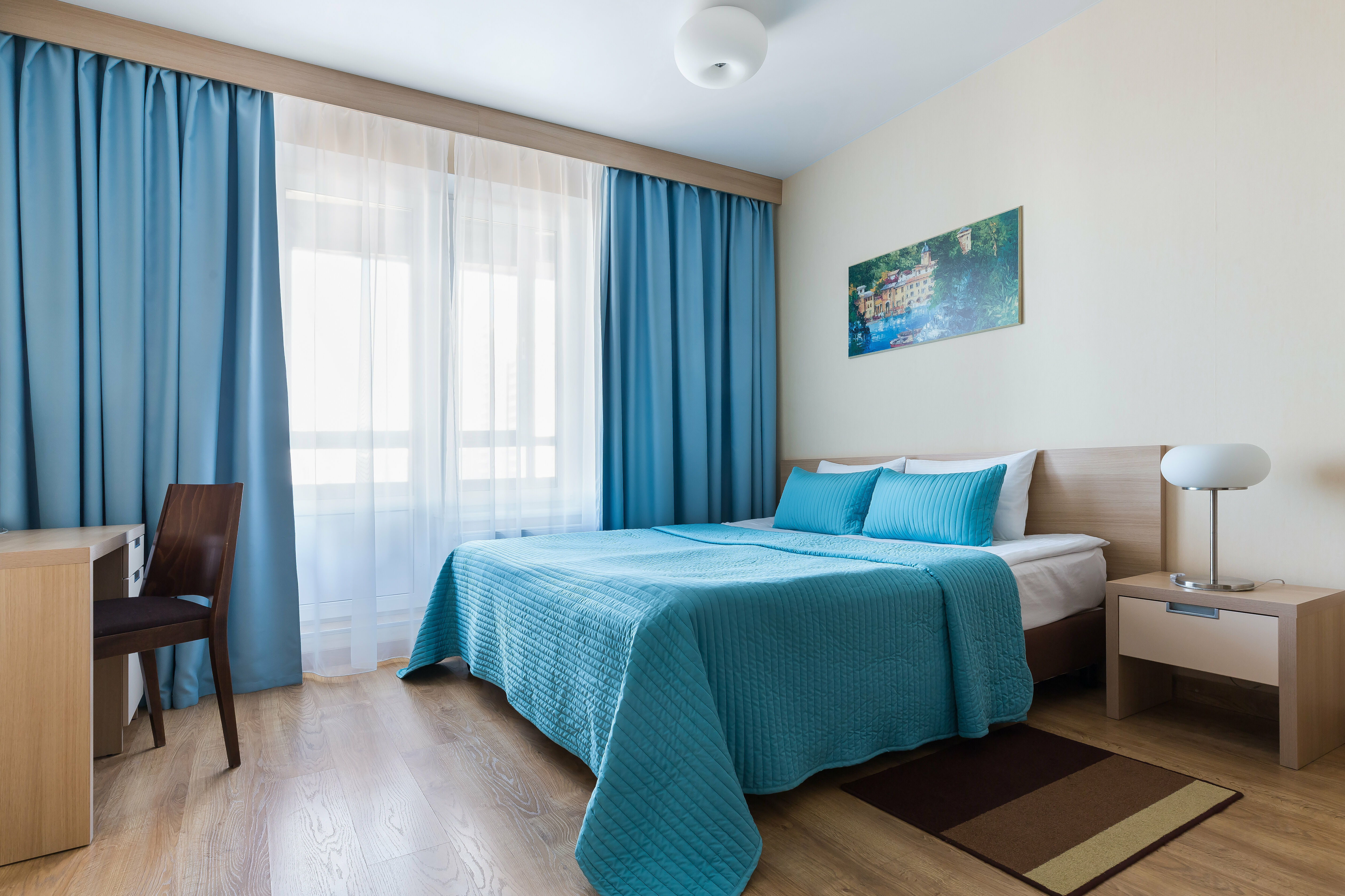 СТУДИЯ СТАНДАРТ С ОДНОЙ ДВУСПАЛЬНОЙ КРОВАТЬЮ