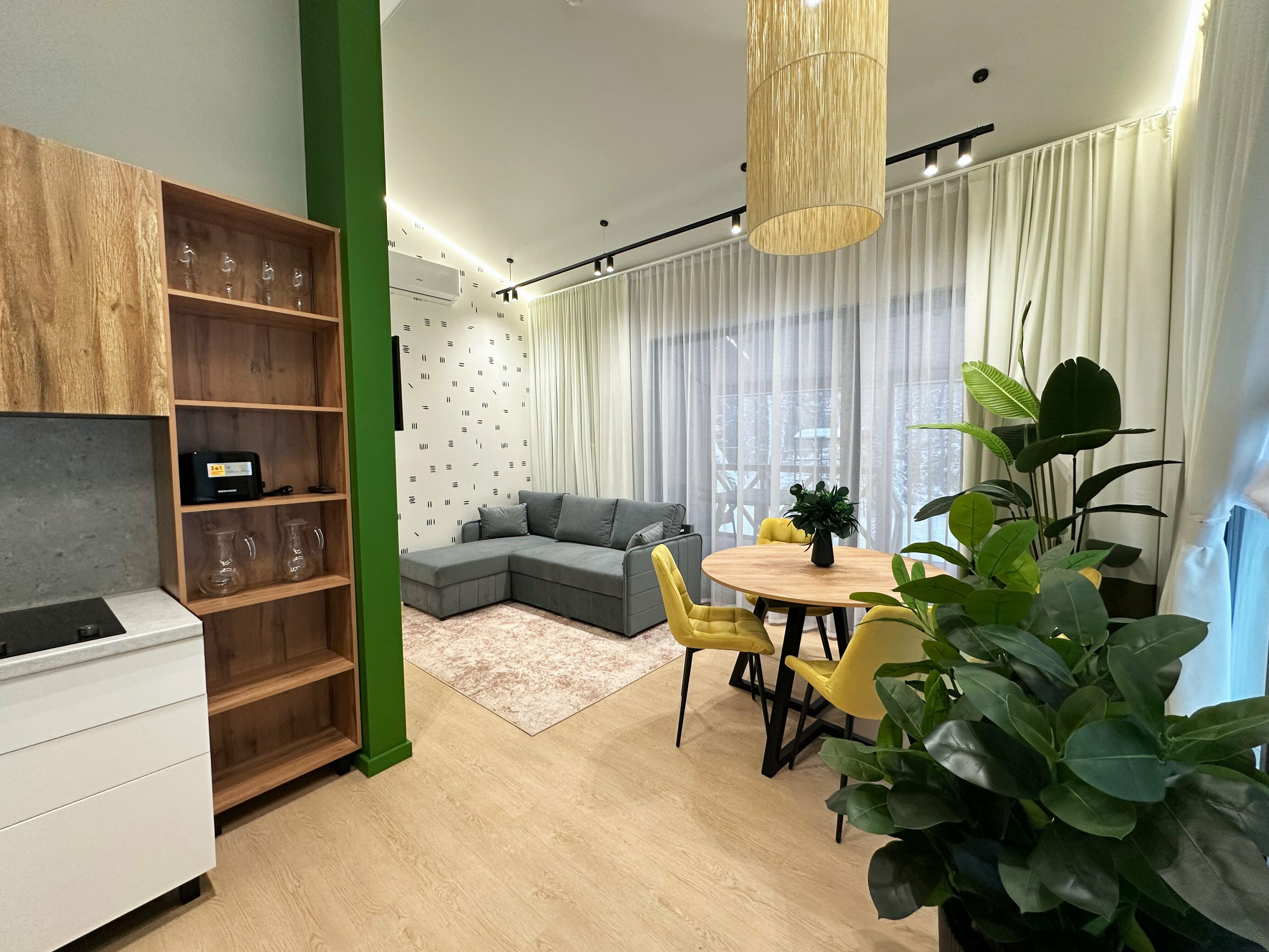 Дом у березы