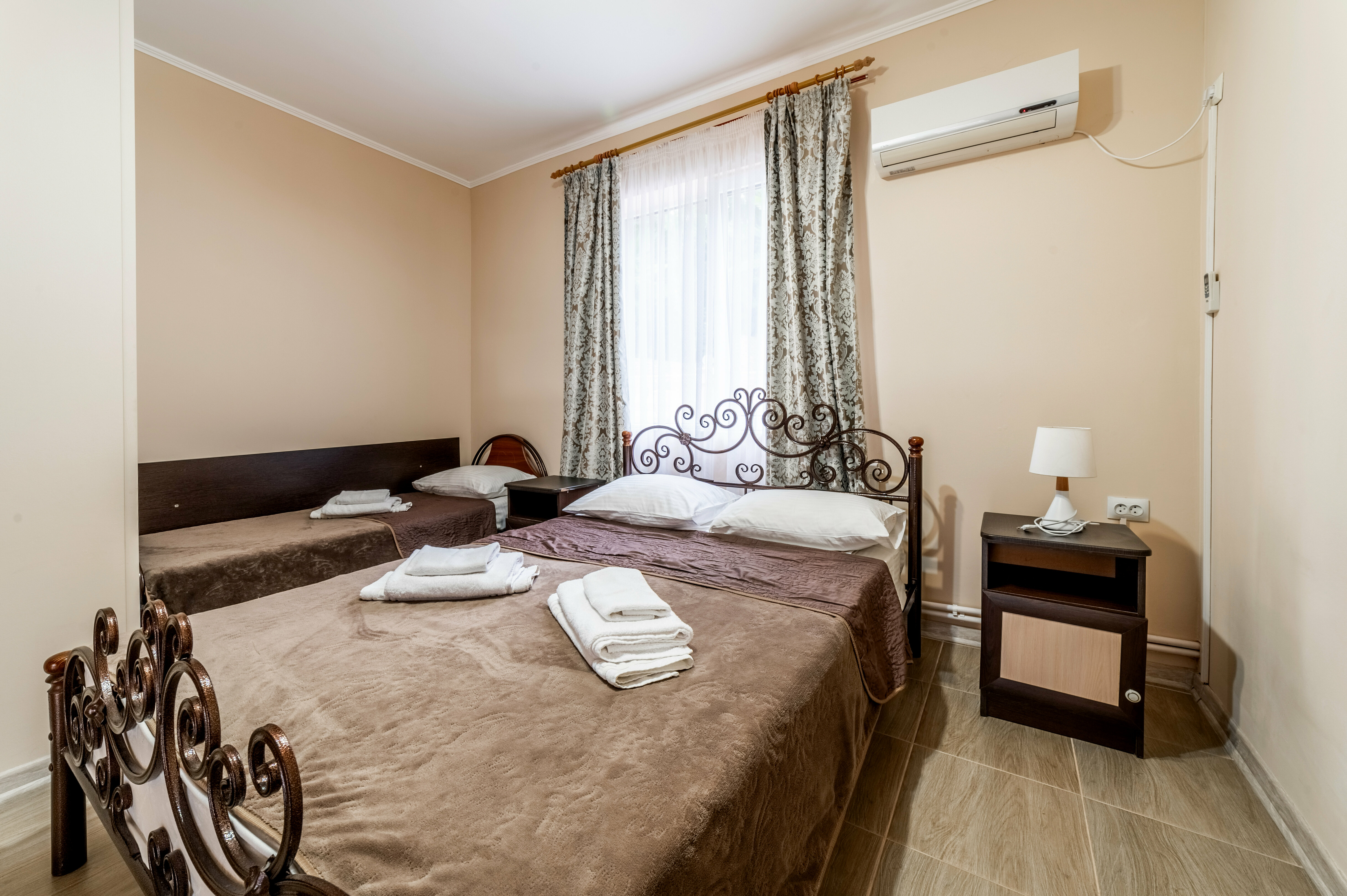 2.4 Трехместный номер категории "Стандарт"