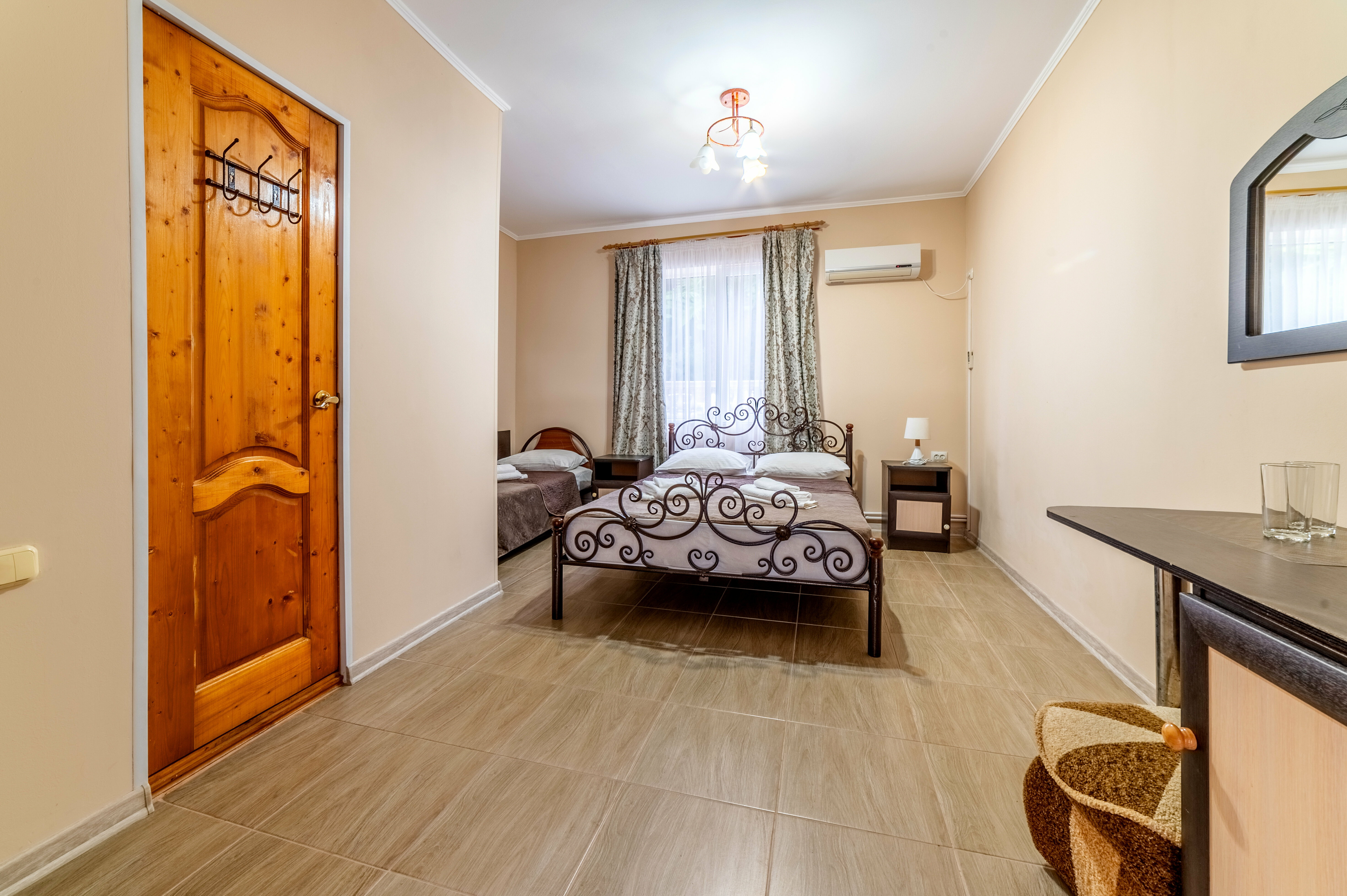 2.4 Трехместный номер категории "Стандарт"