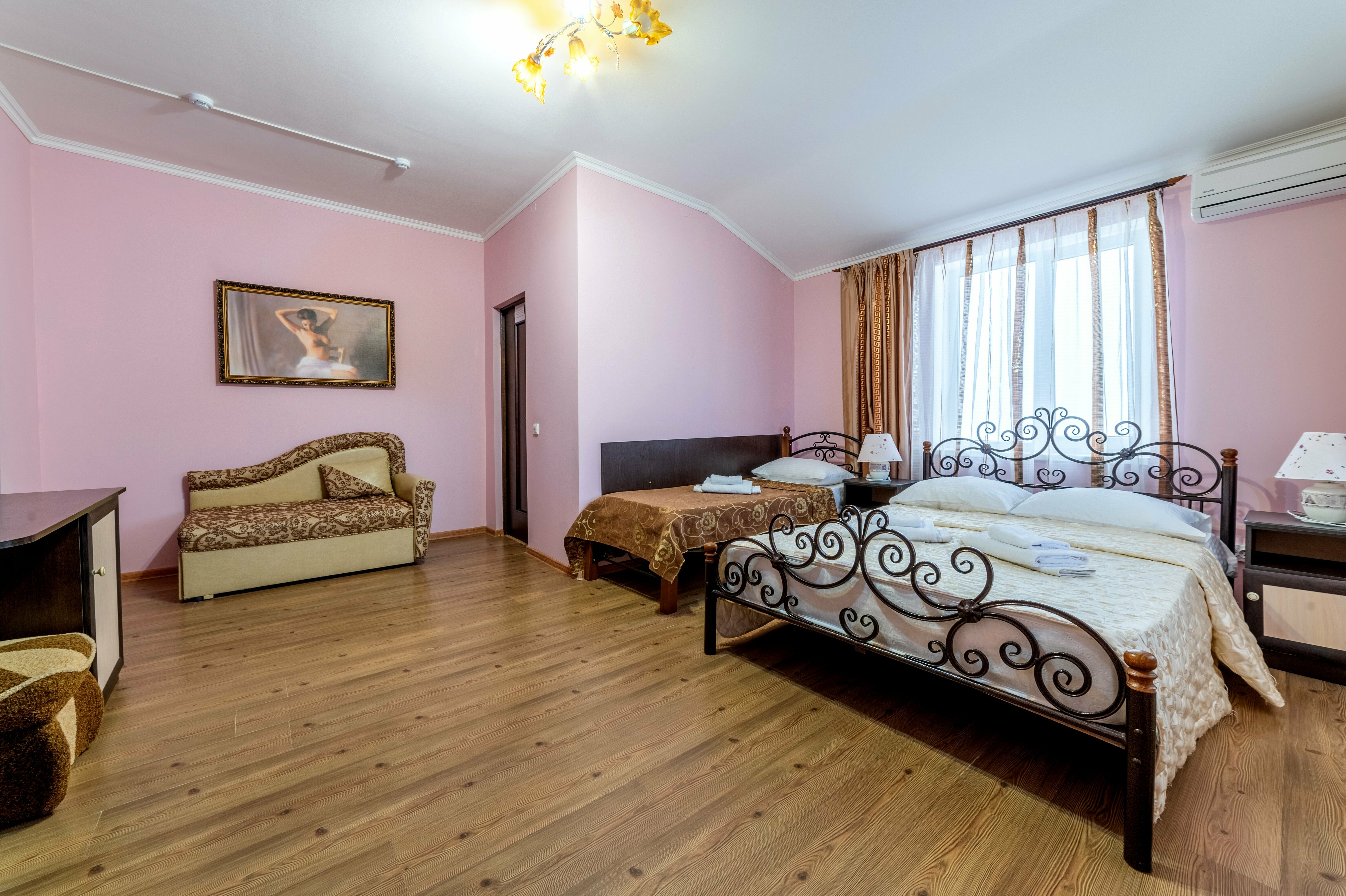 3.2 Четырехместный номер категории "Улучшенный"