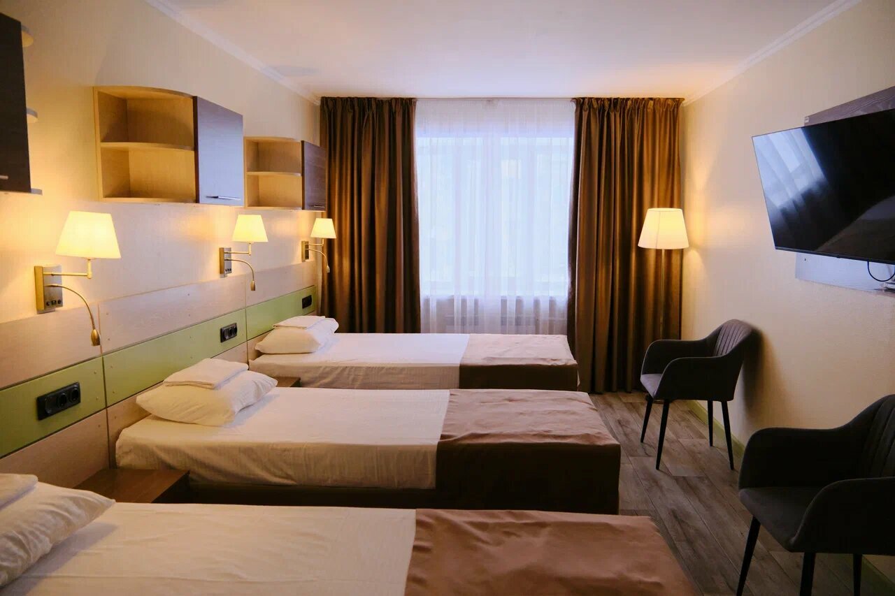 Трехместный номер «Эконом» (санузел/ душевая на этаже)