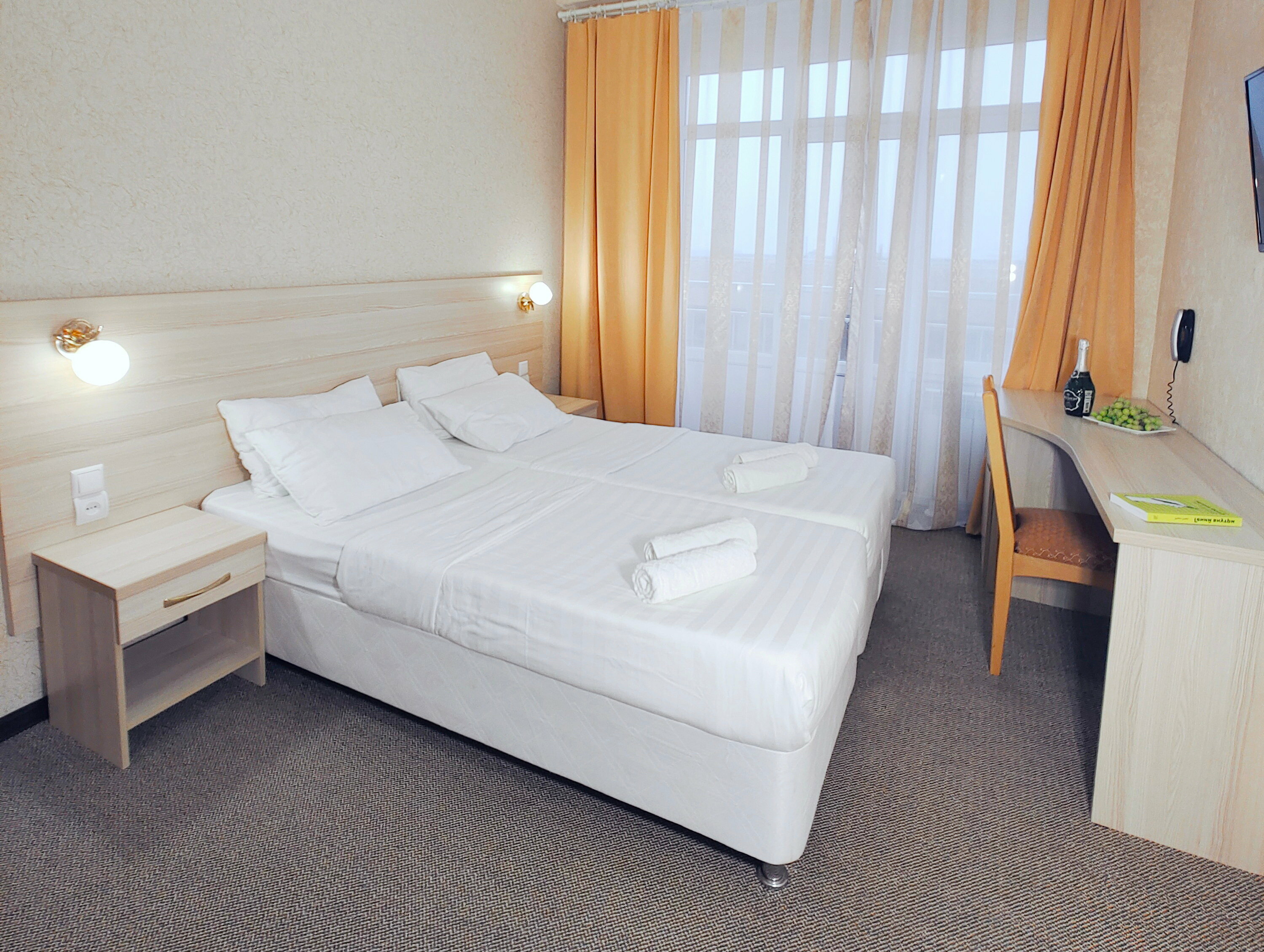 2х местный комфорт с боковым видом на море