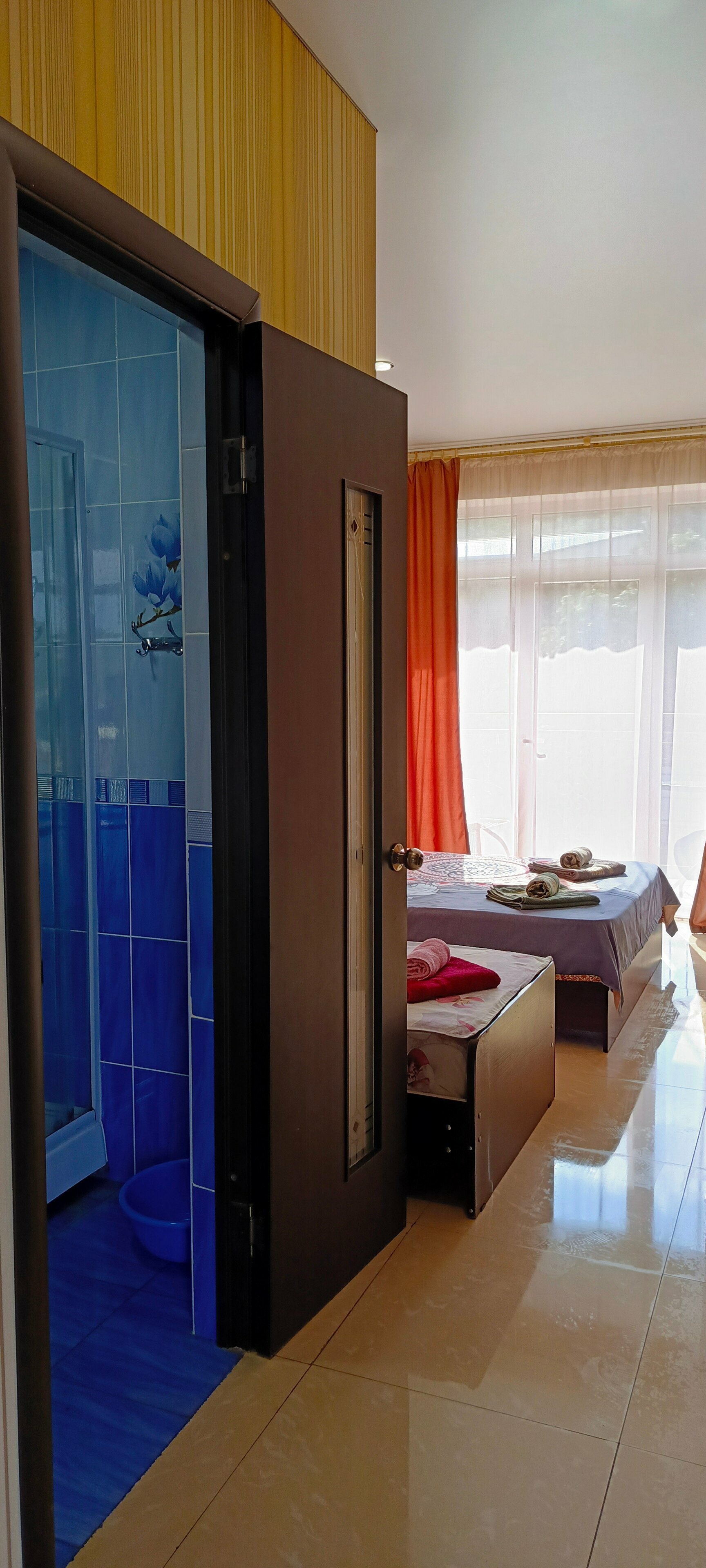 Трехместный номер с балконом