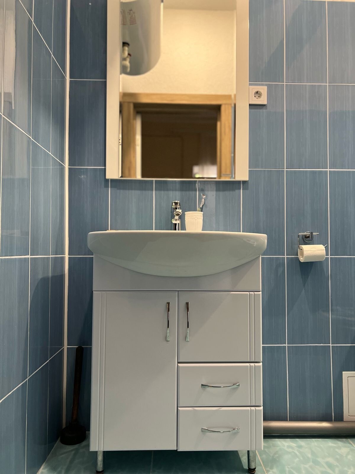 Улучшенный стандартный номер с 1 двуспальной кроватью и выходом во внутренний дворик