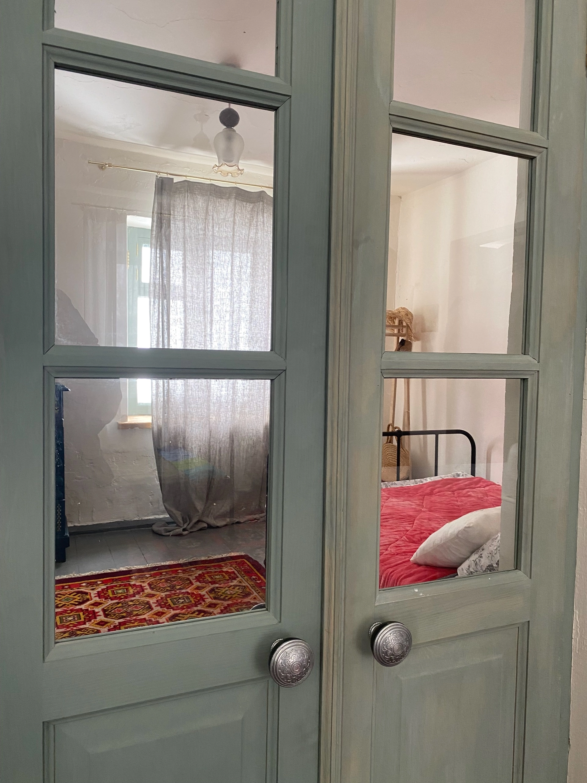 Семейный номер с видом на озеро