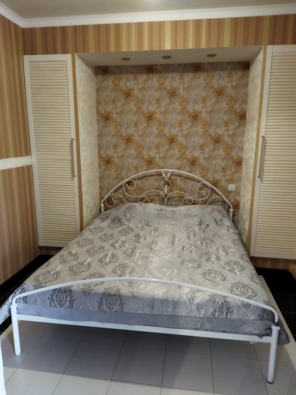 Двухкомнатный 4-х местный номер(совместными комнатами)