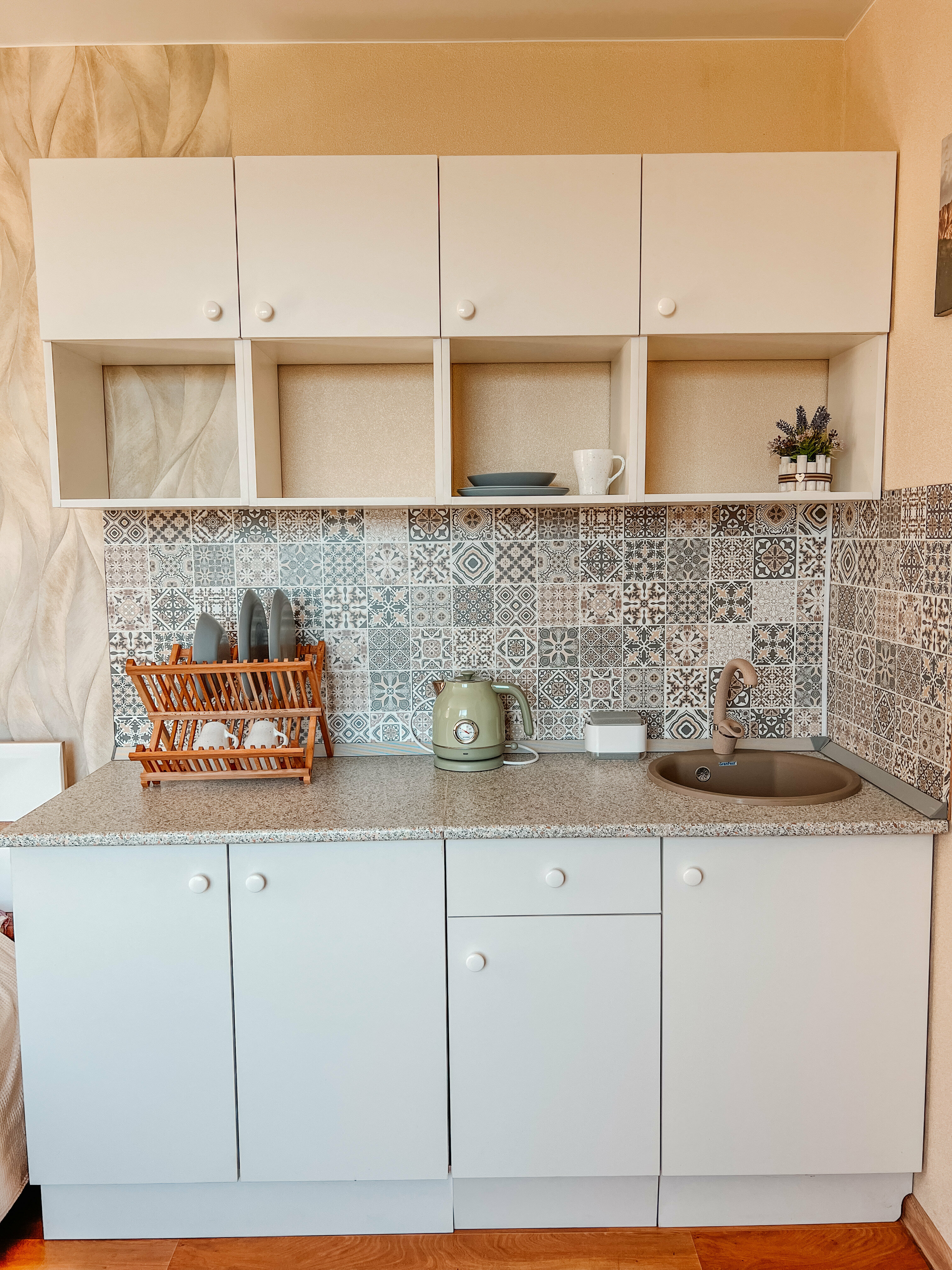 Двухместный номер с 2 отдельными кроватями и общим туалетом