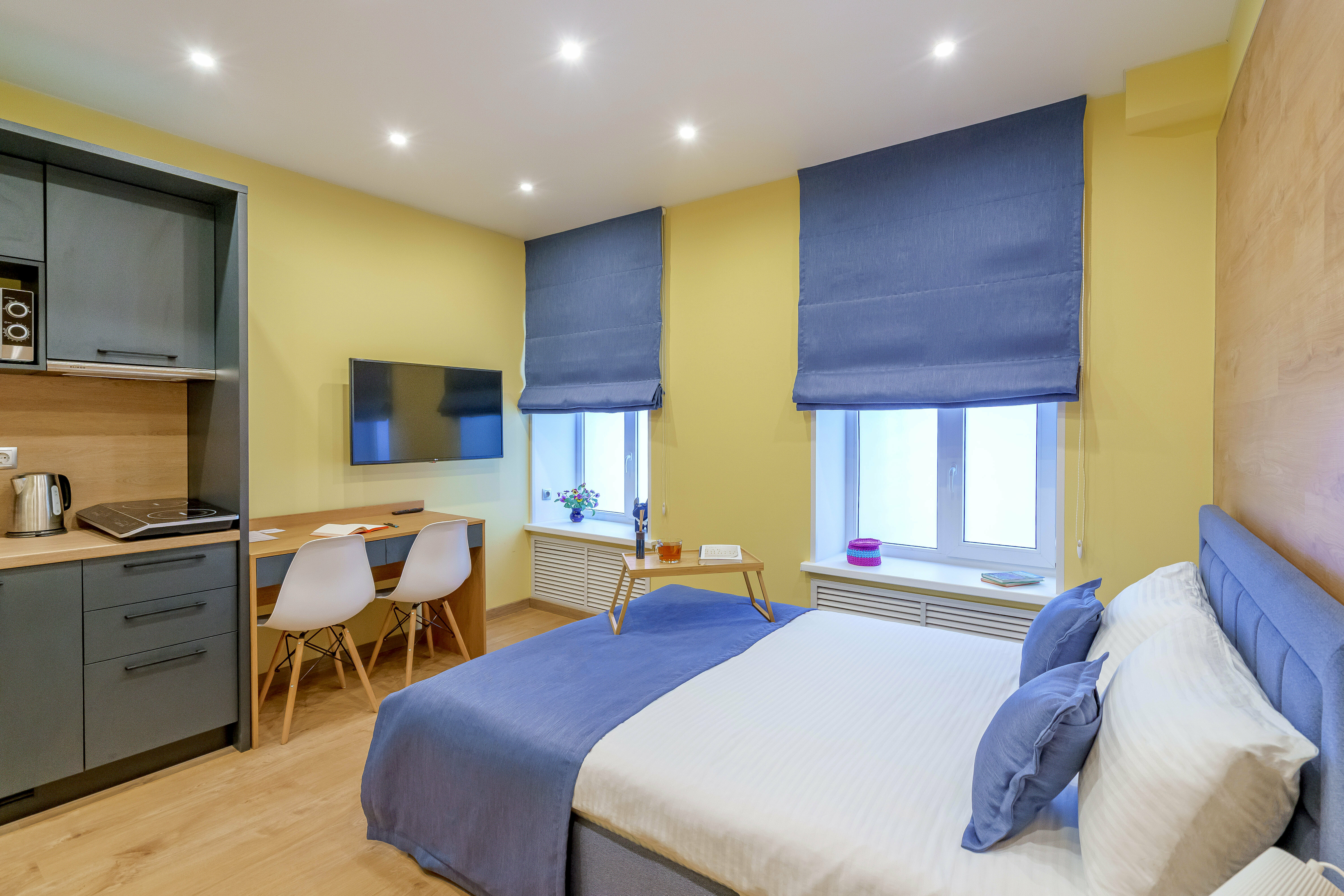 Номер с кроватью и диваном