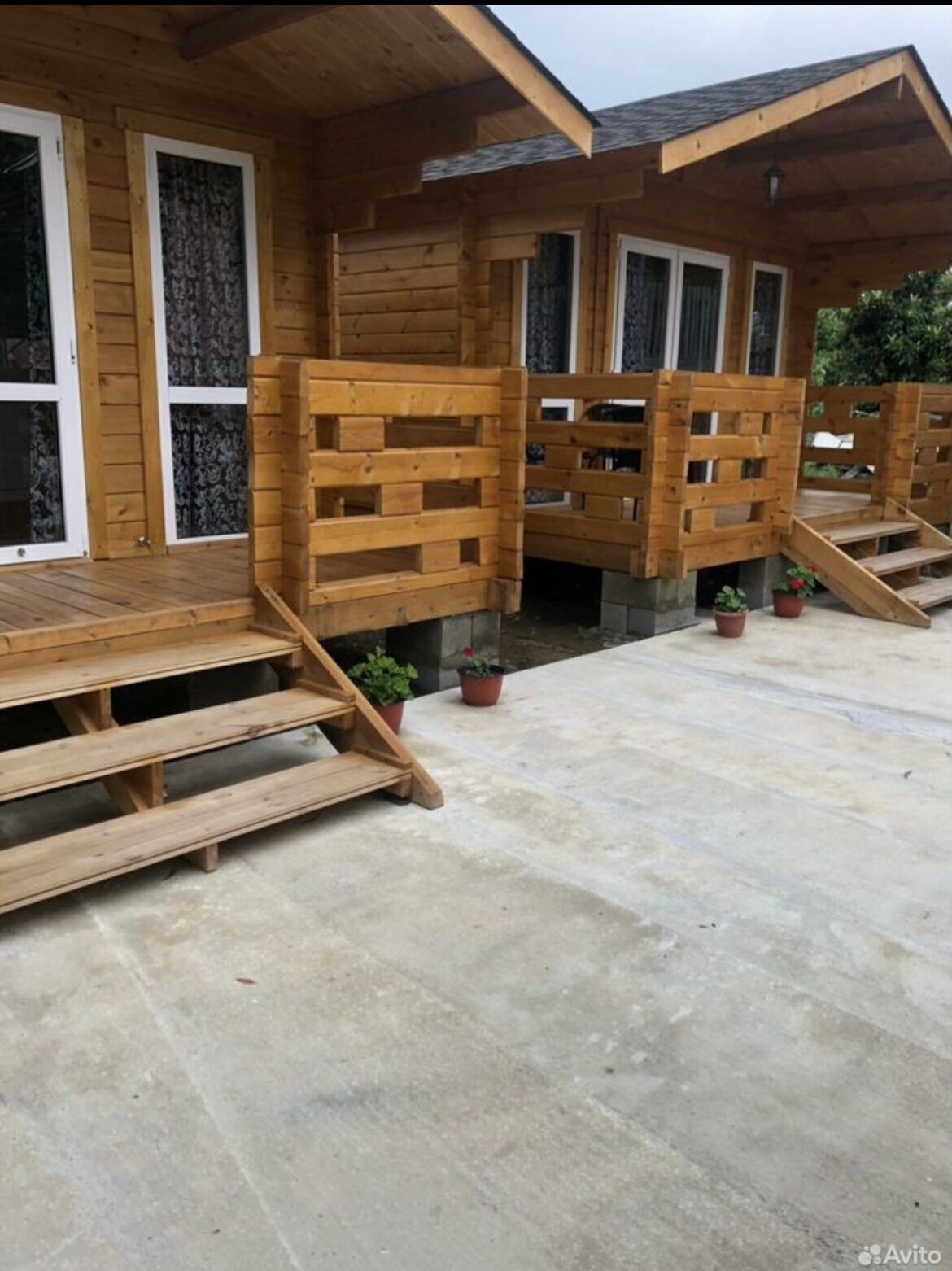 Дом с балконом