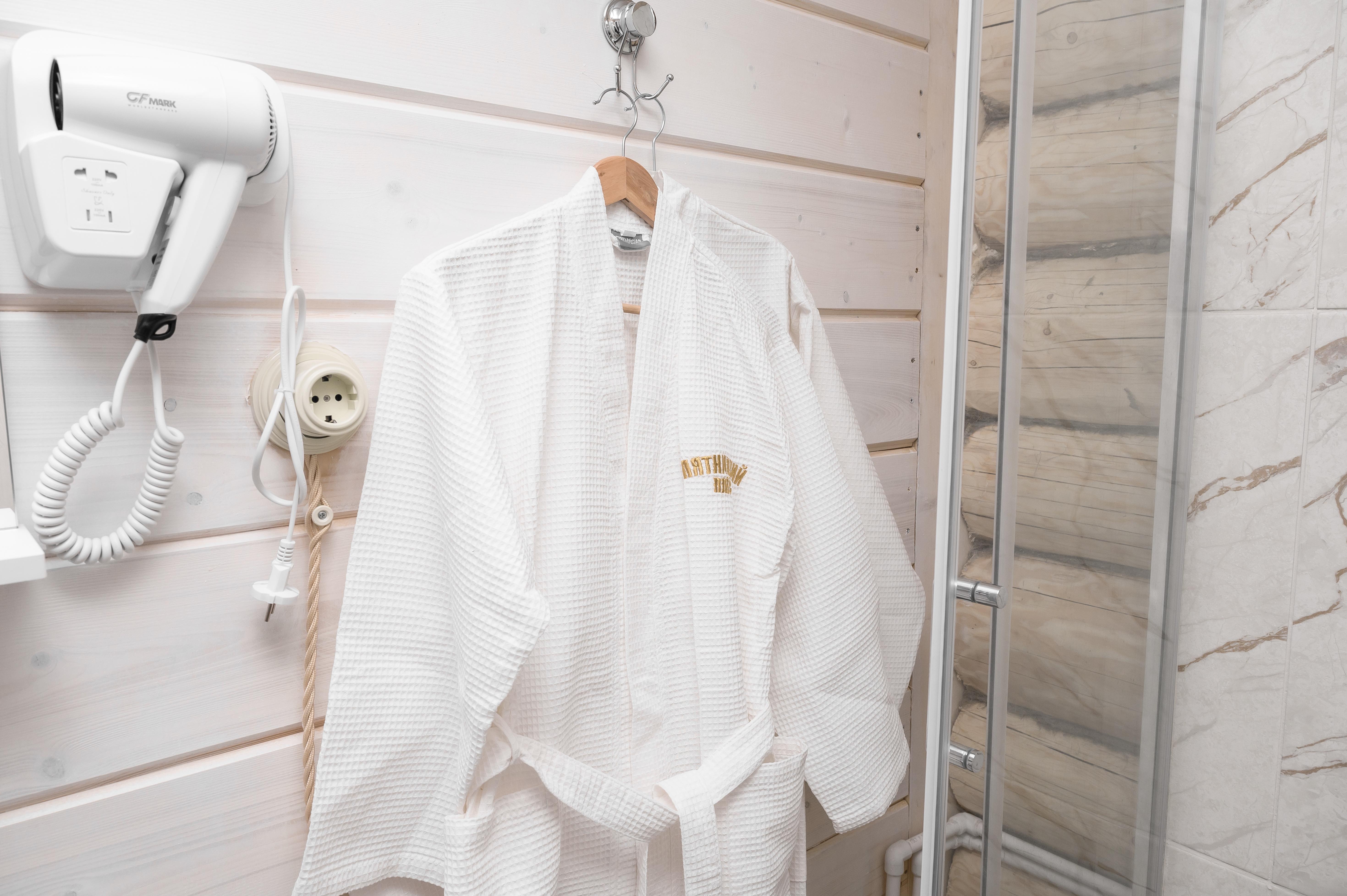 Двухэтажный коттедж с террасой