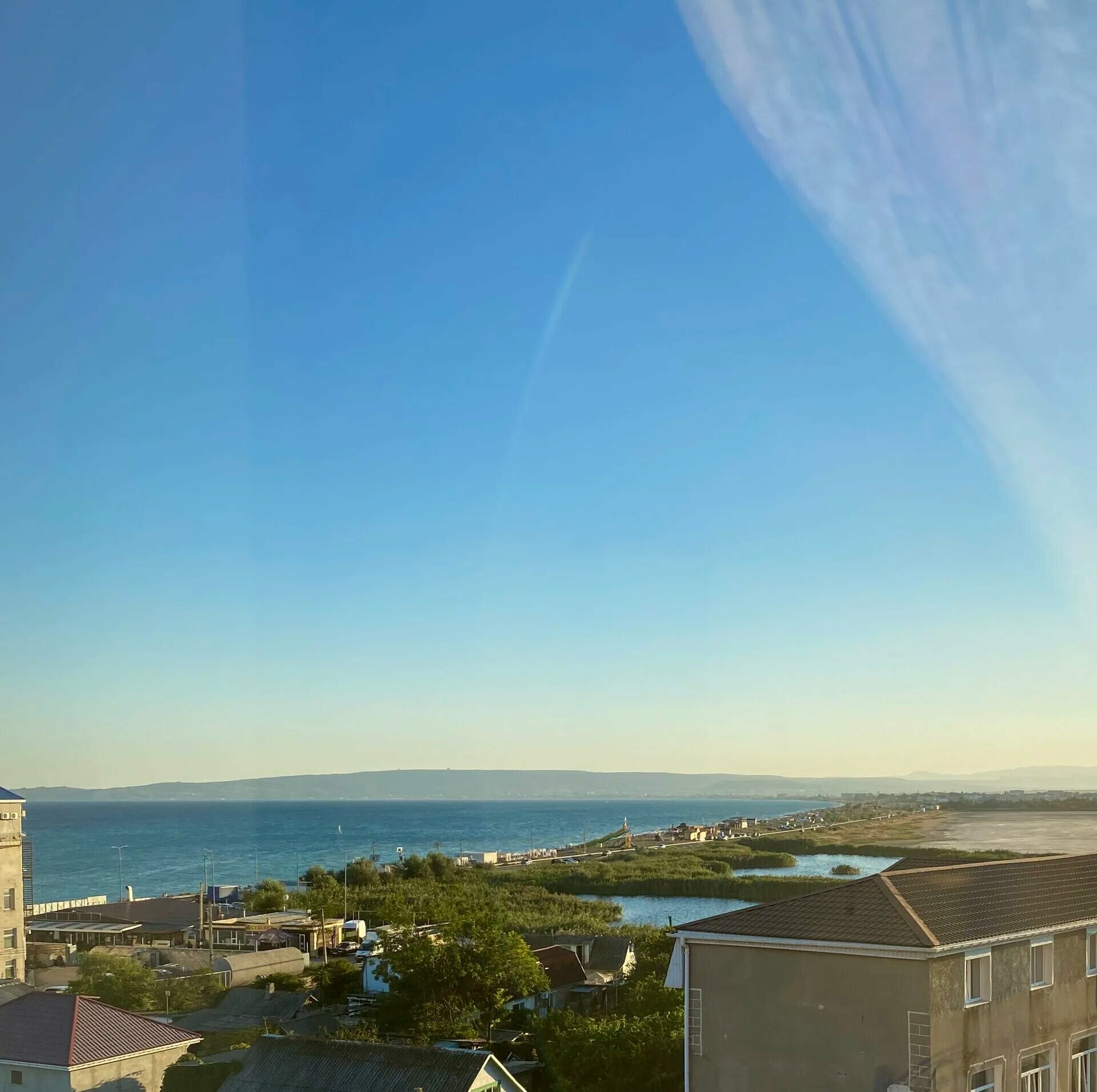 Двухместный номер с двуспальной кроватью и дополнительной кроватью