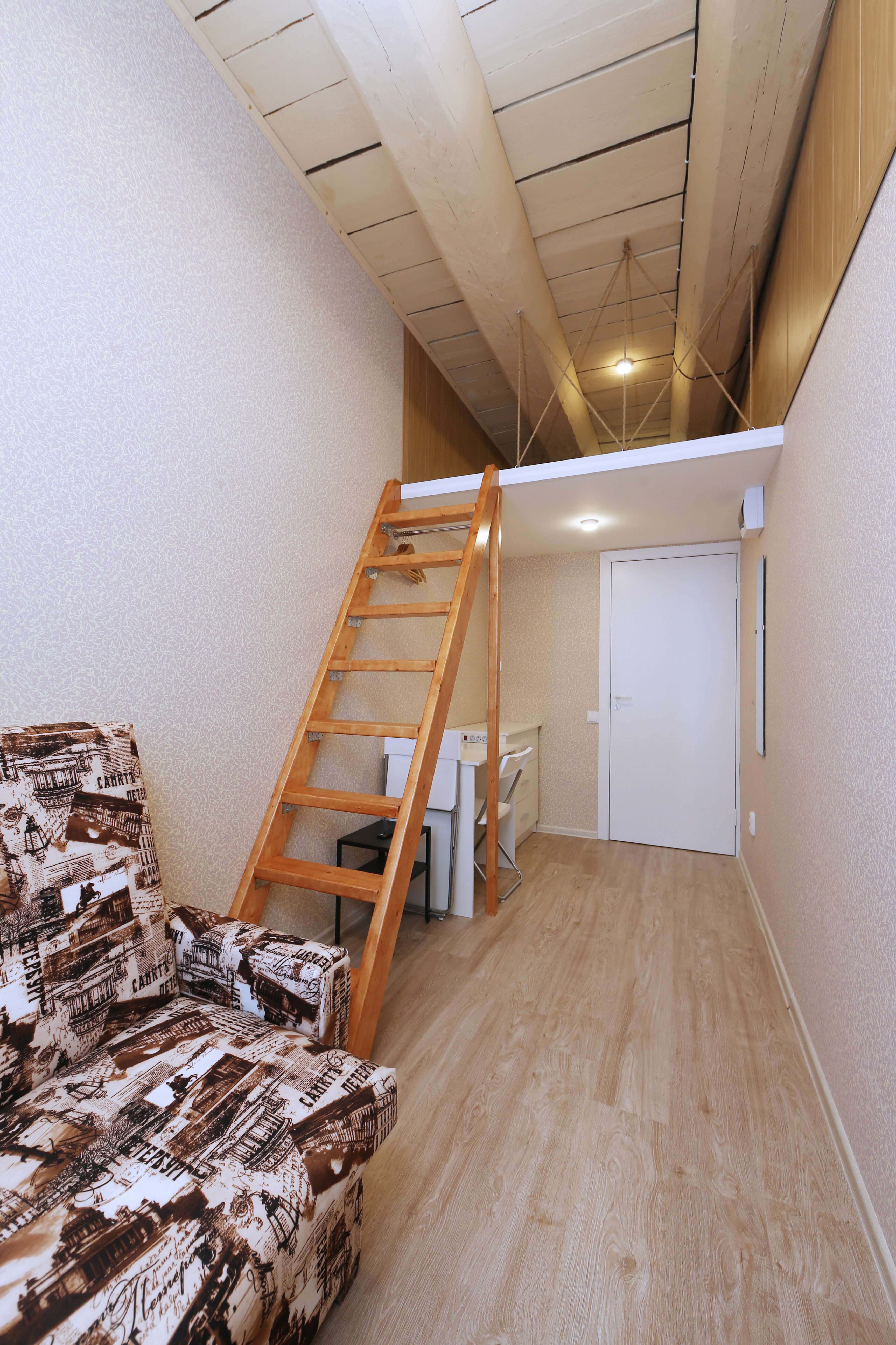 Двухуровневый четырехместный номер