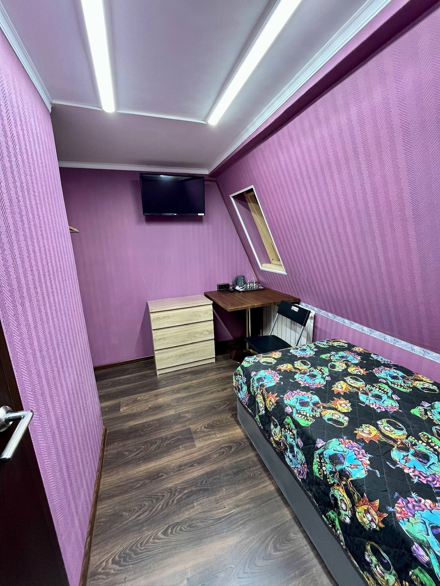 Одноместный стандартный номер с ванной комнатой