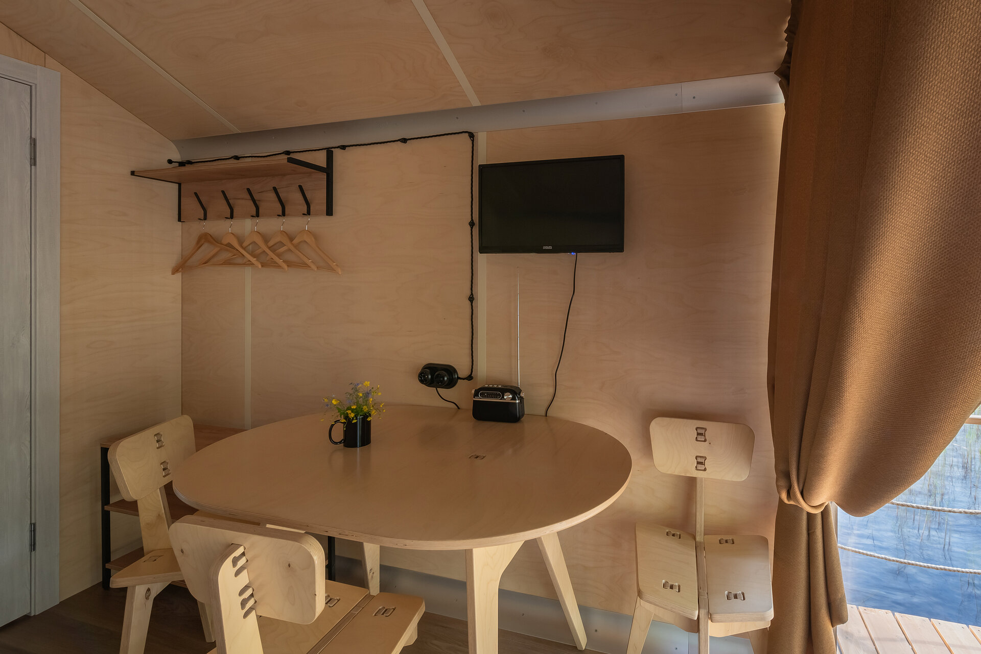 Хаусбот на воде двухкомнатный