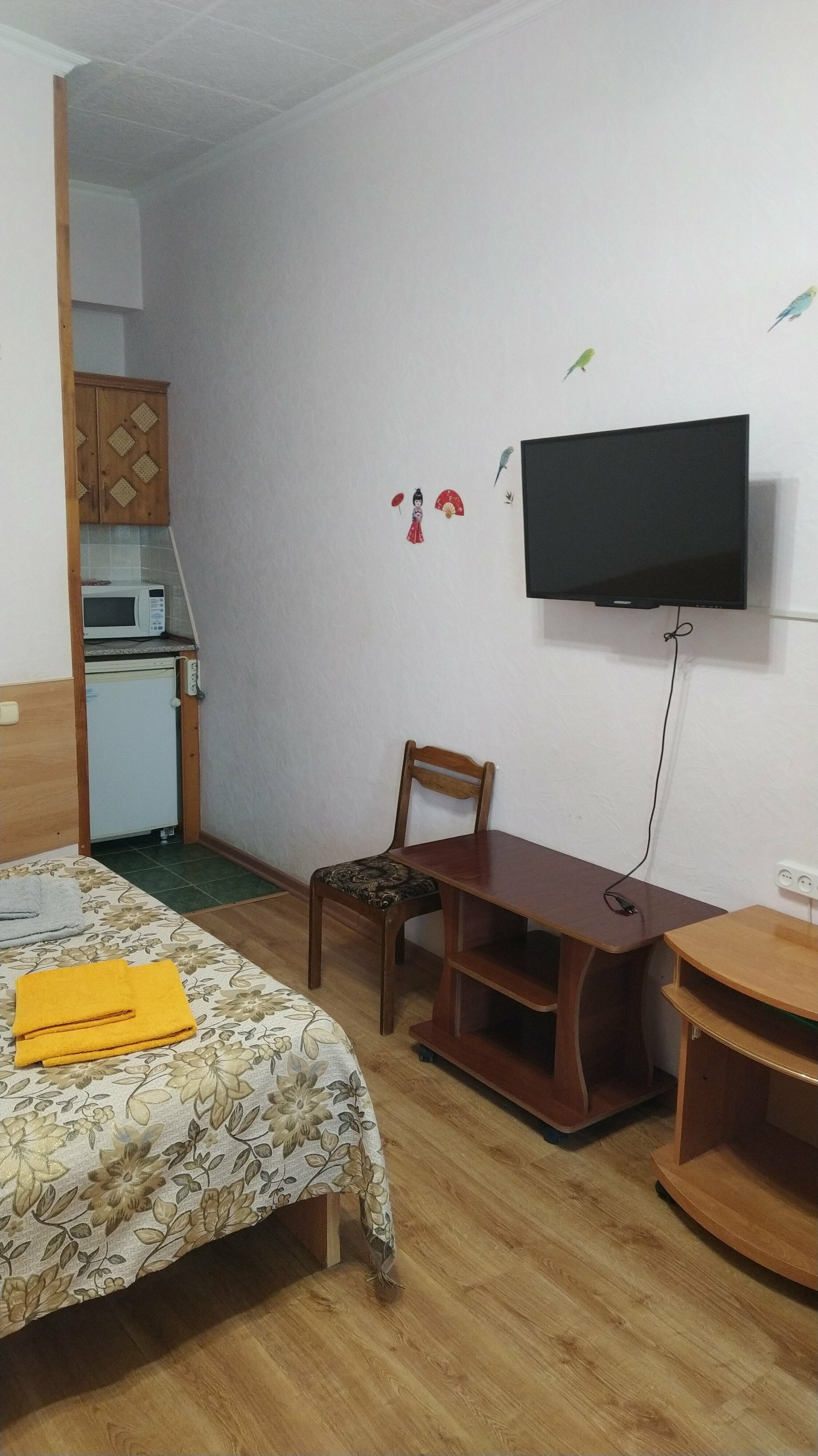 № 3 С выходом на общий балкон, боковой вид на море