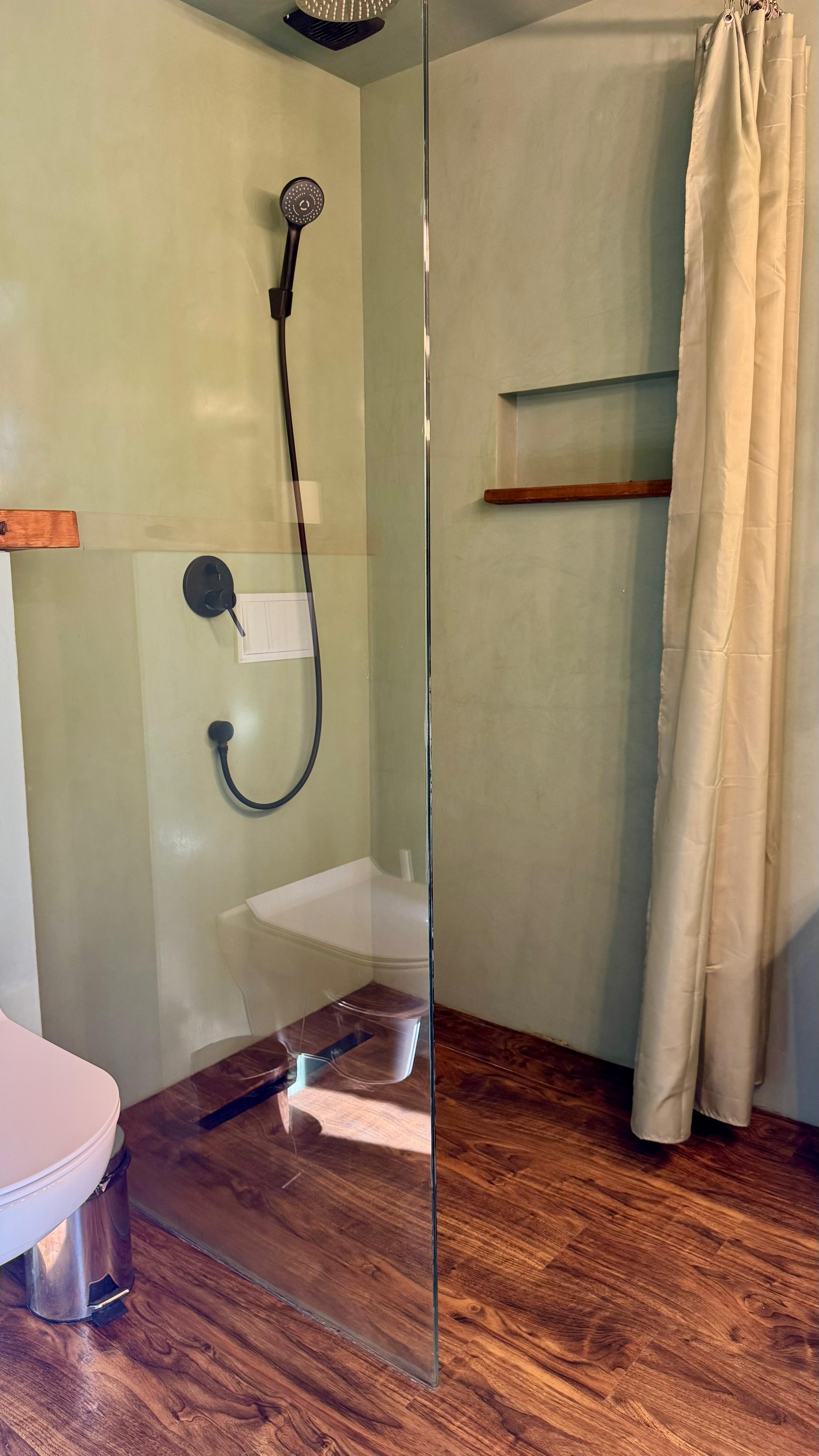 домики около горнолыжного спуска