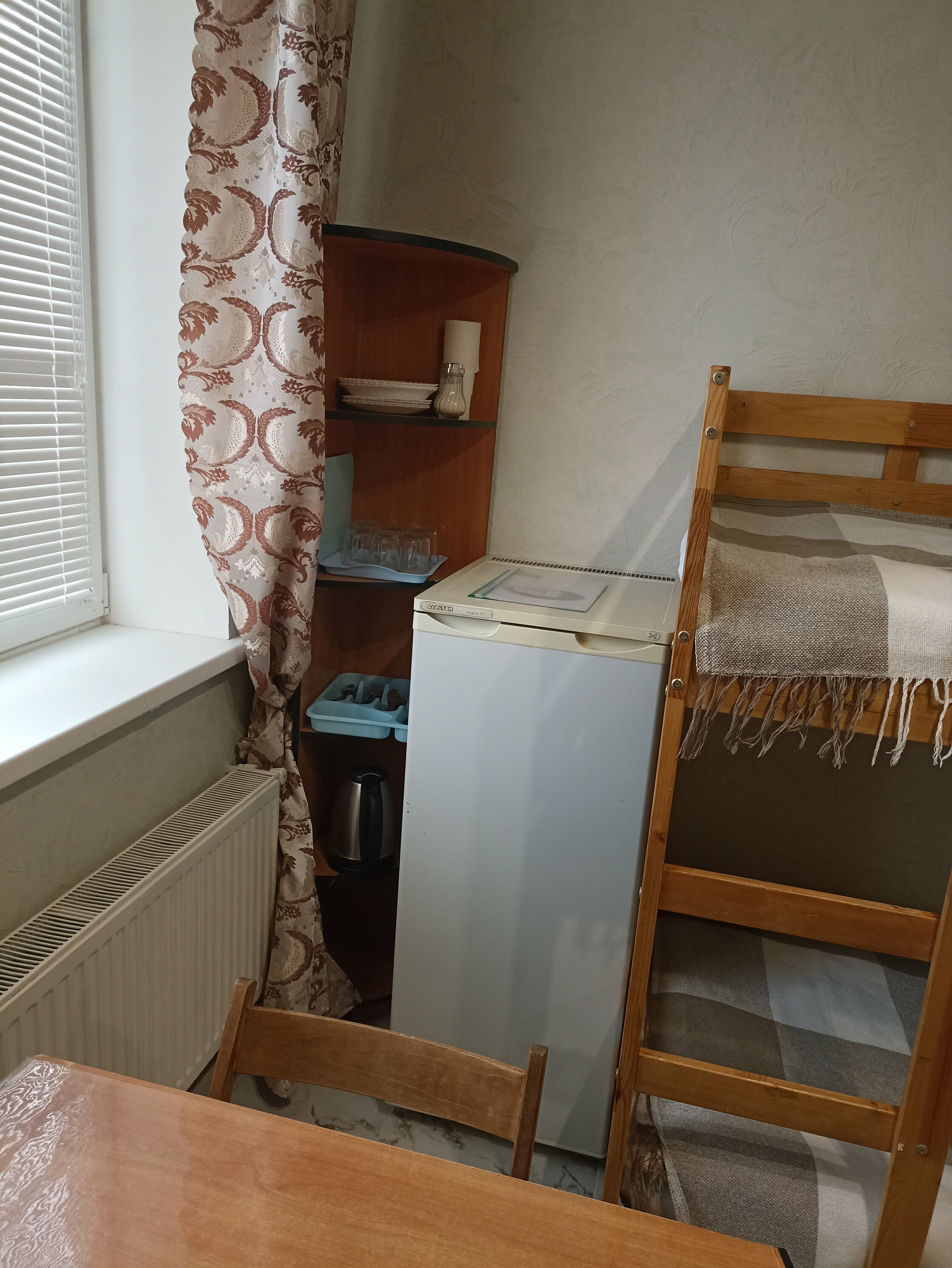 Кровать в общем 6-местном номере для женщин