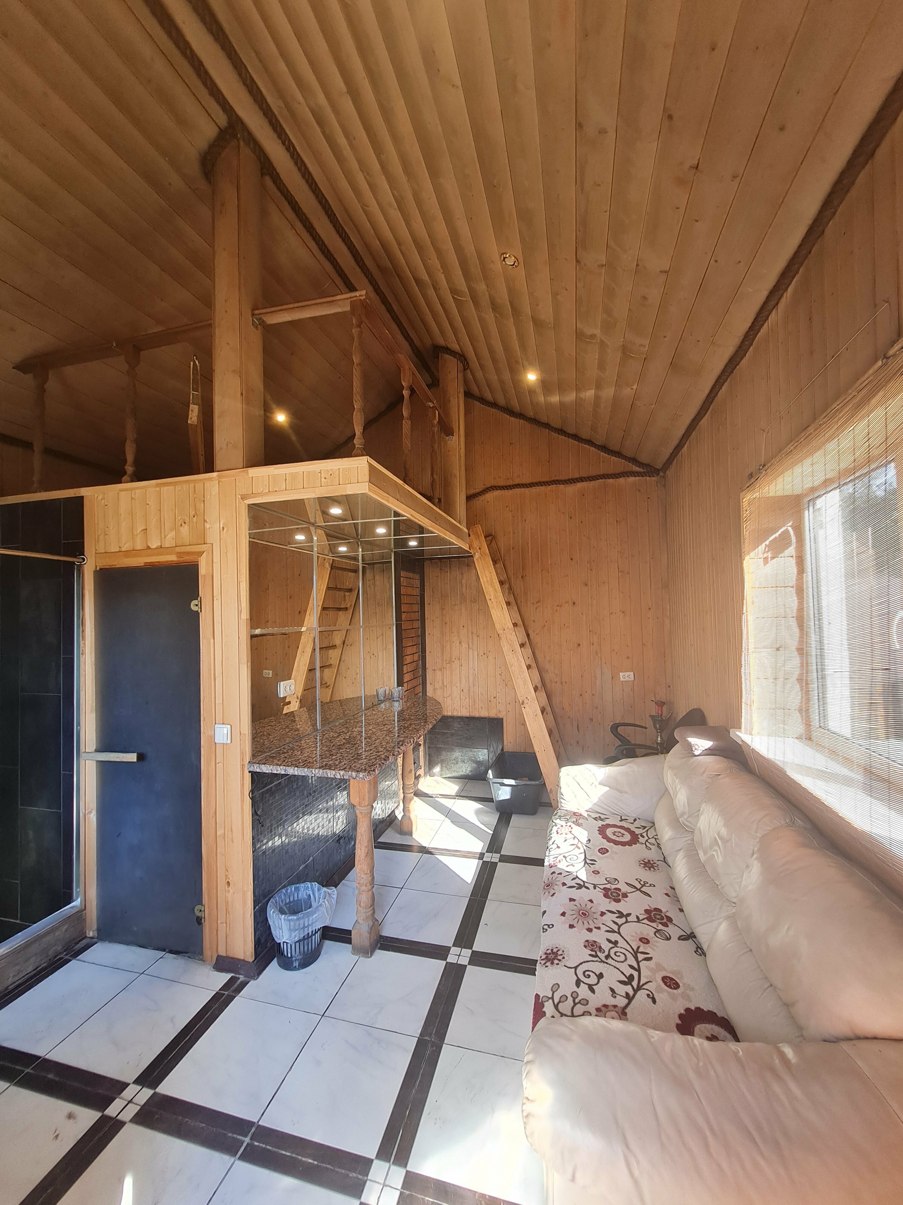 Коттедж с 6 спальнями