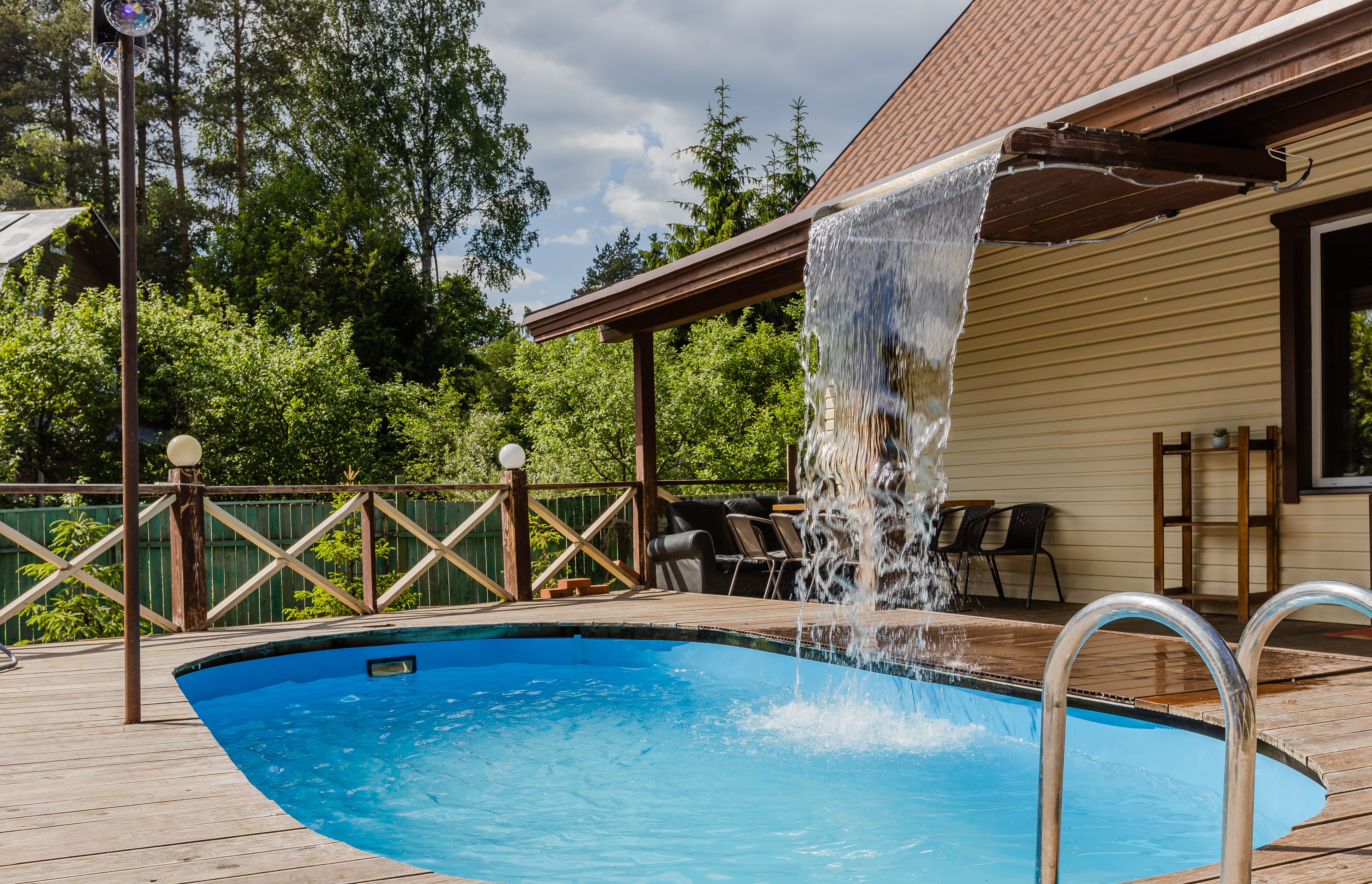 Коттедж с собственным бассейном