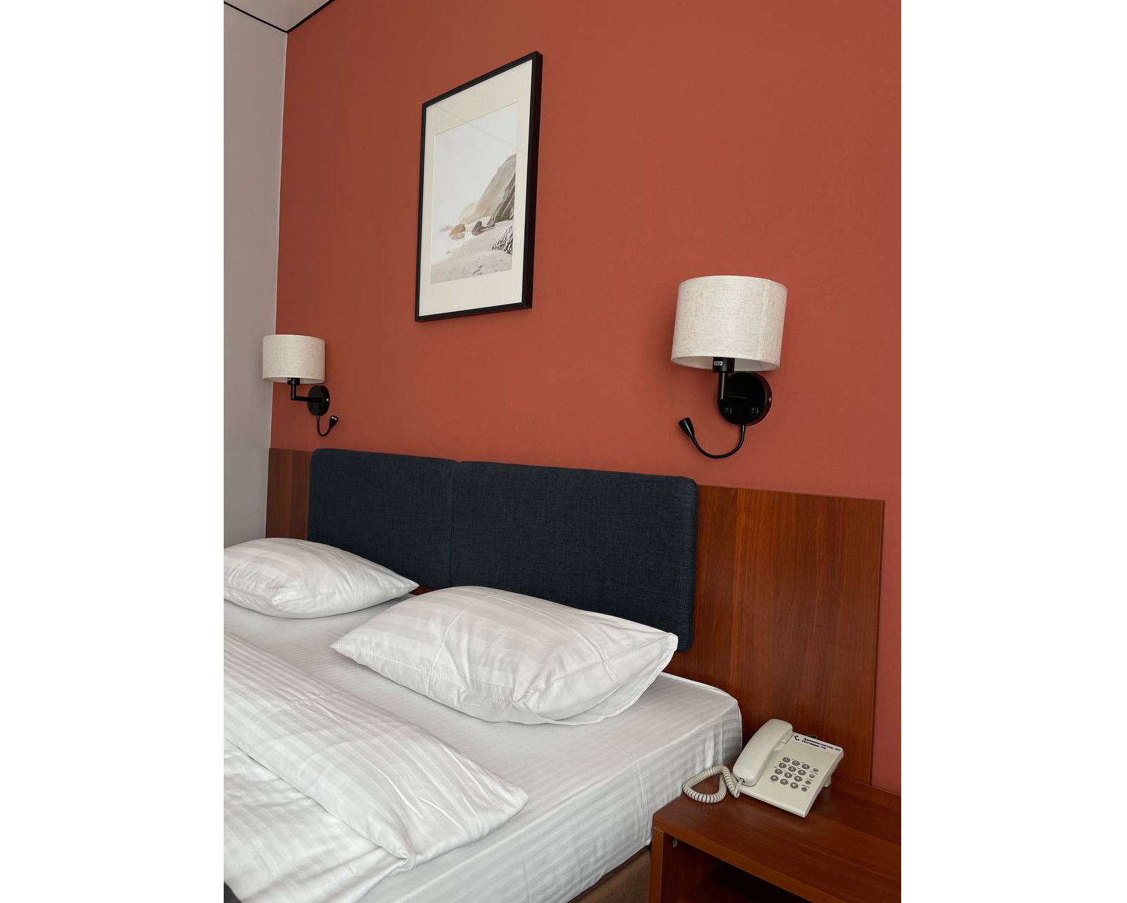 Номер первой категории с двуспальной кроватью (комфорт)