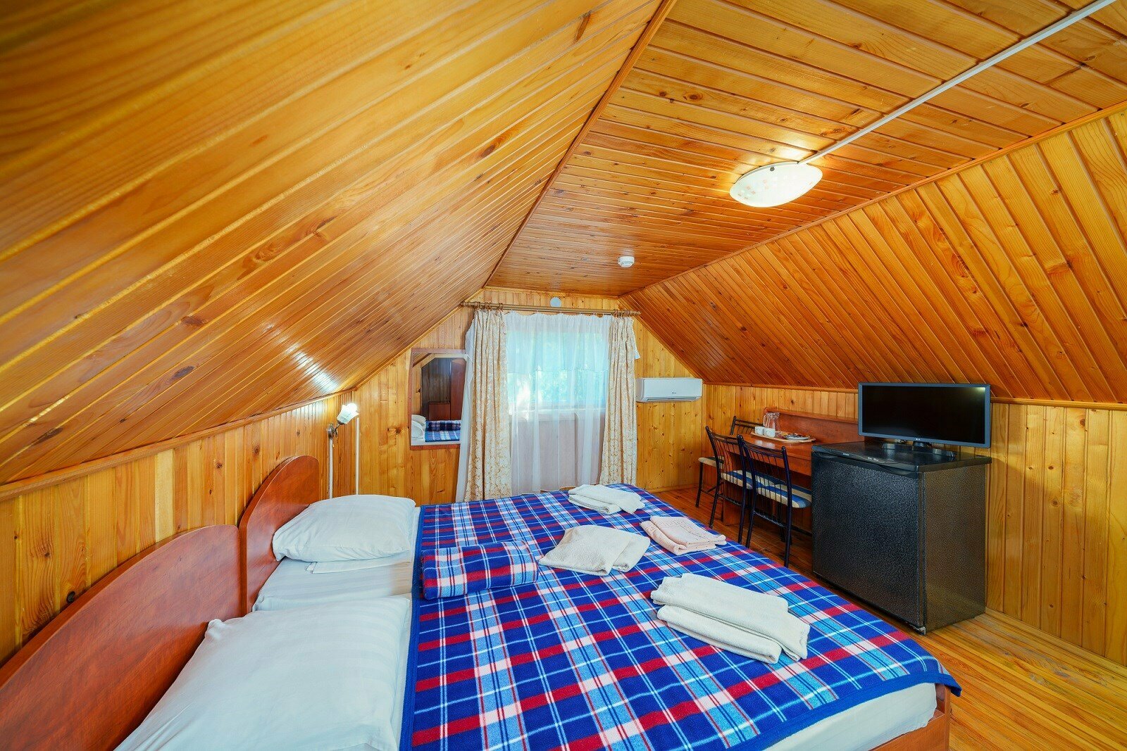 Эконом в деревянном коттедже 3-местный