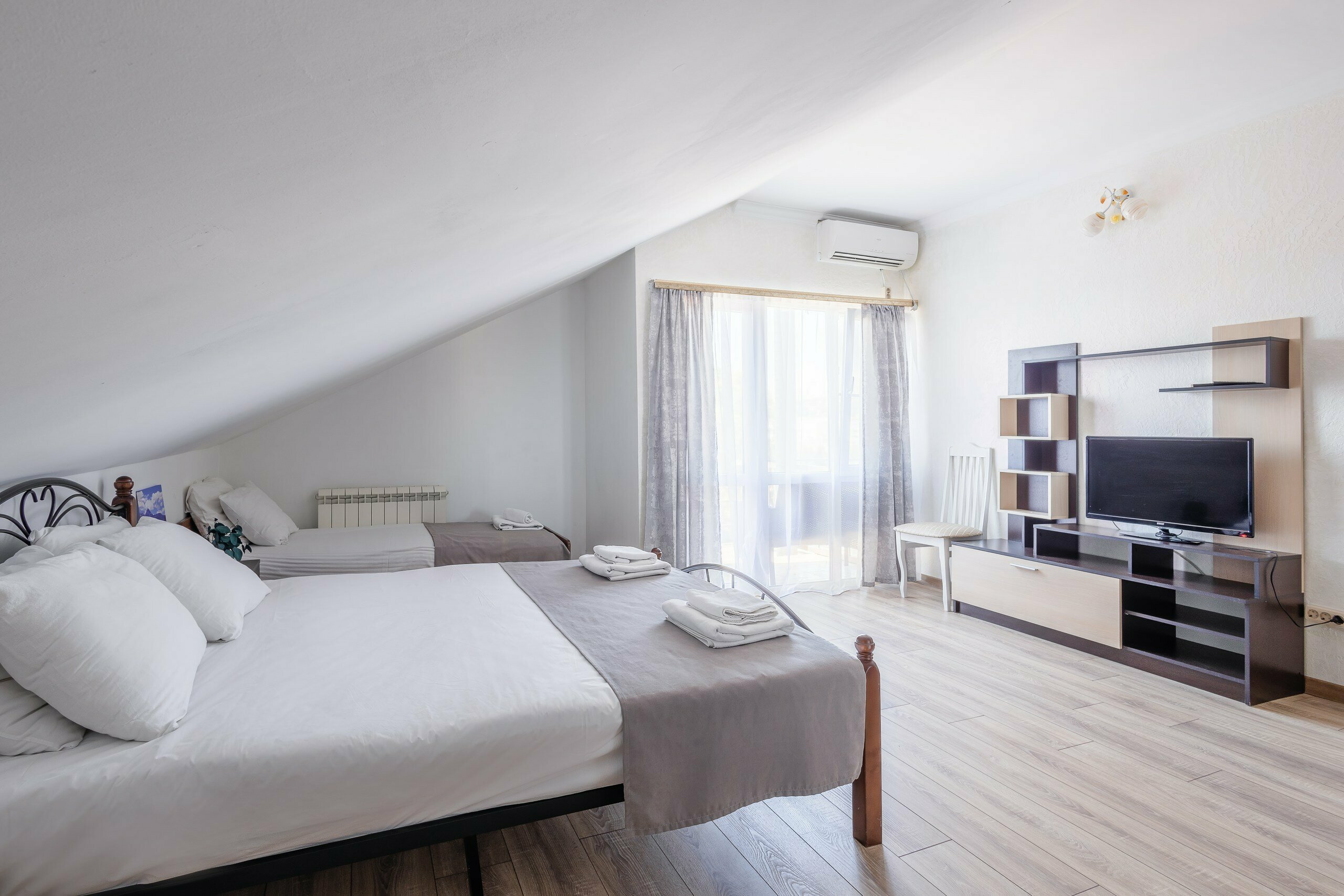 Семейный номер с балконом