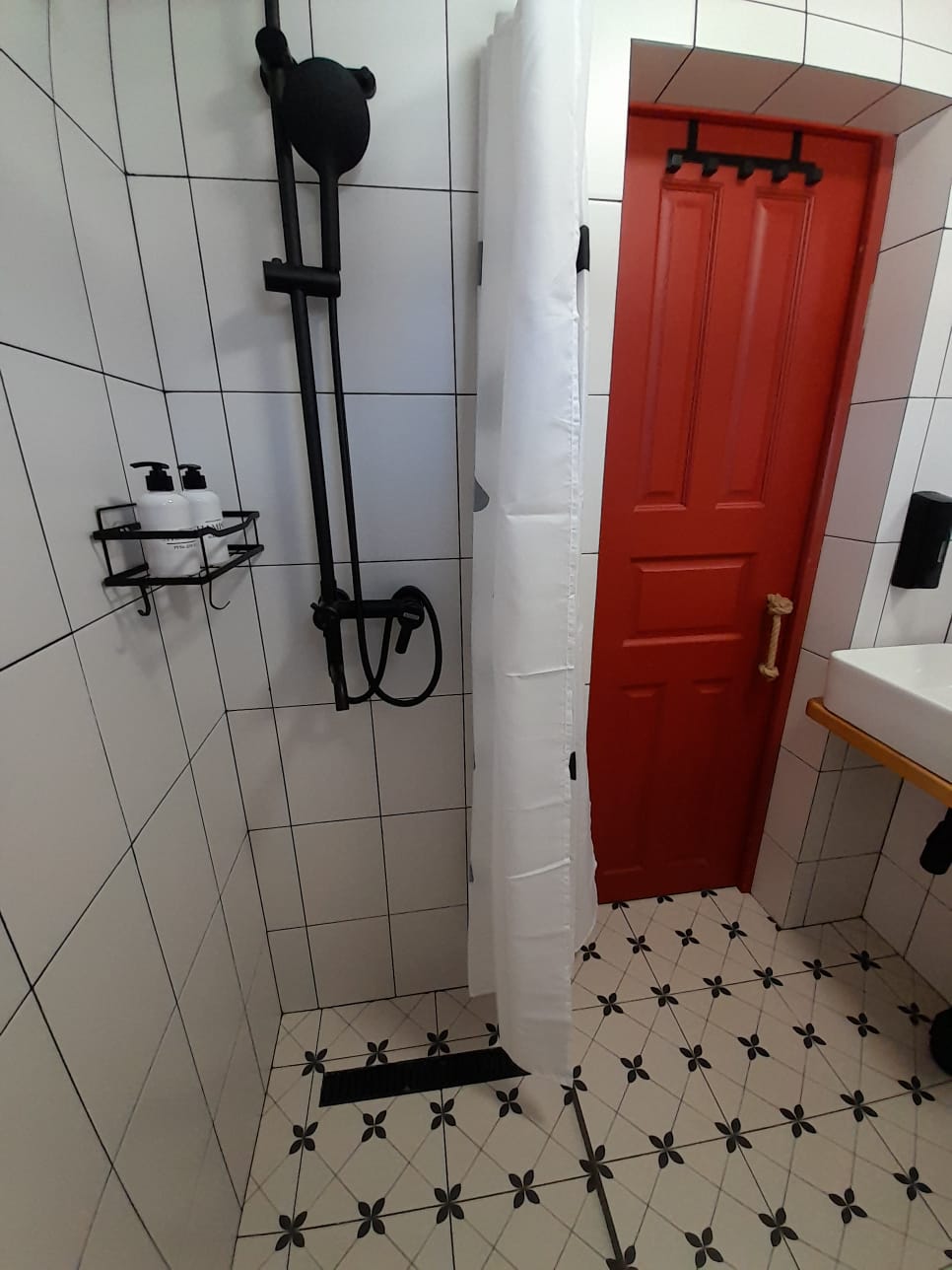 Бунгало красный