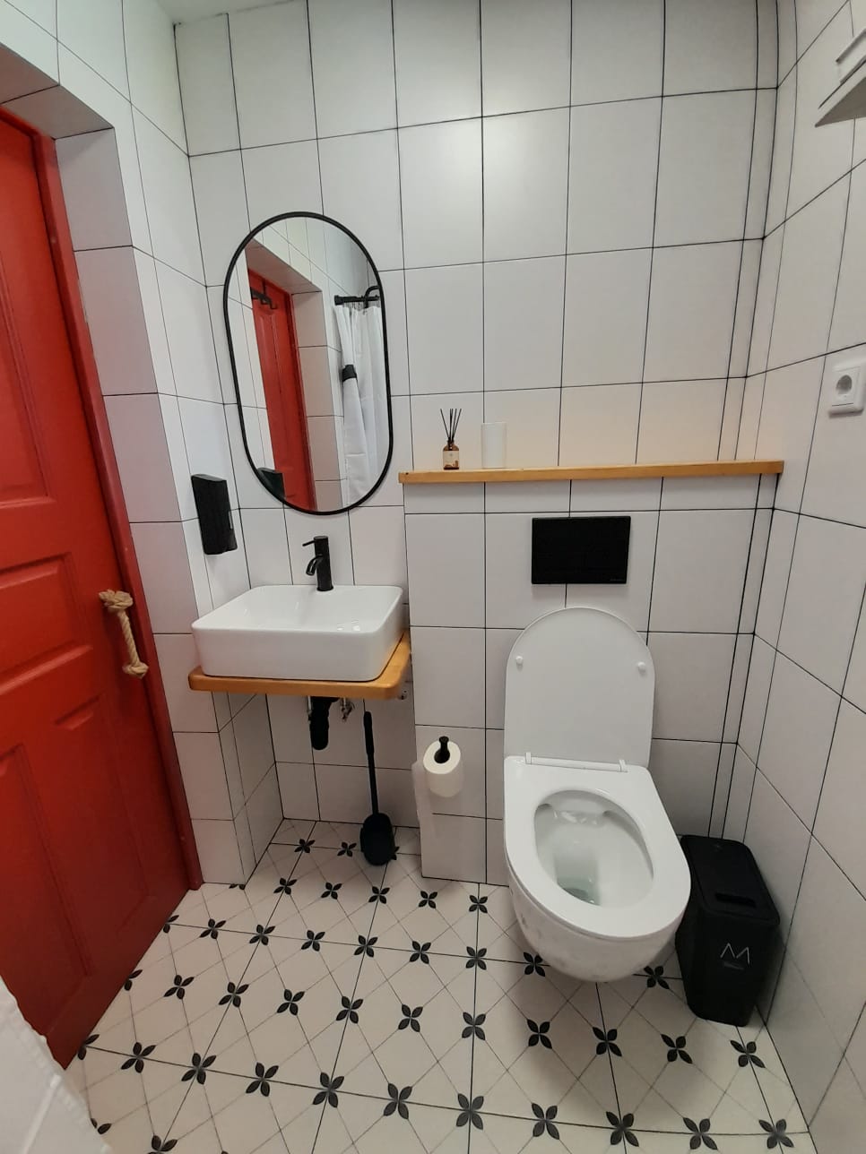 Бунгало красный