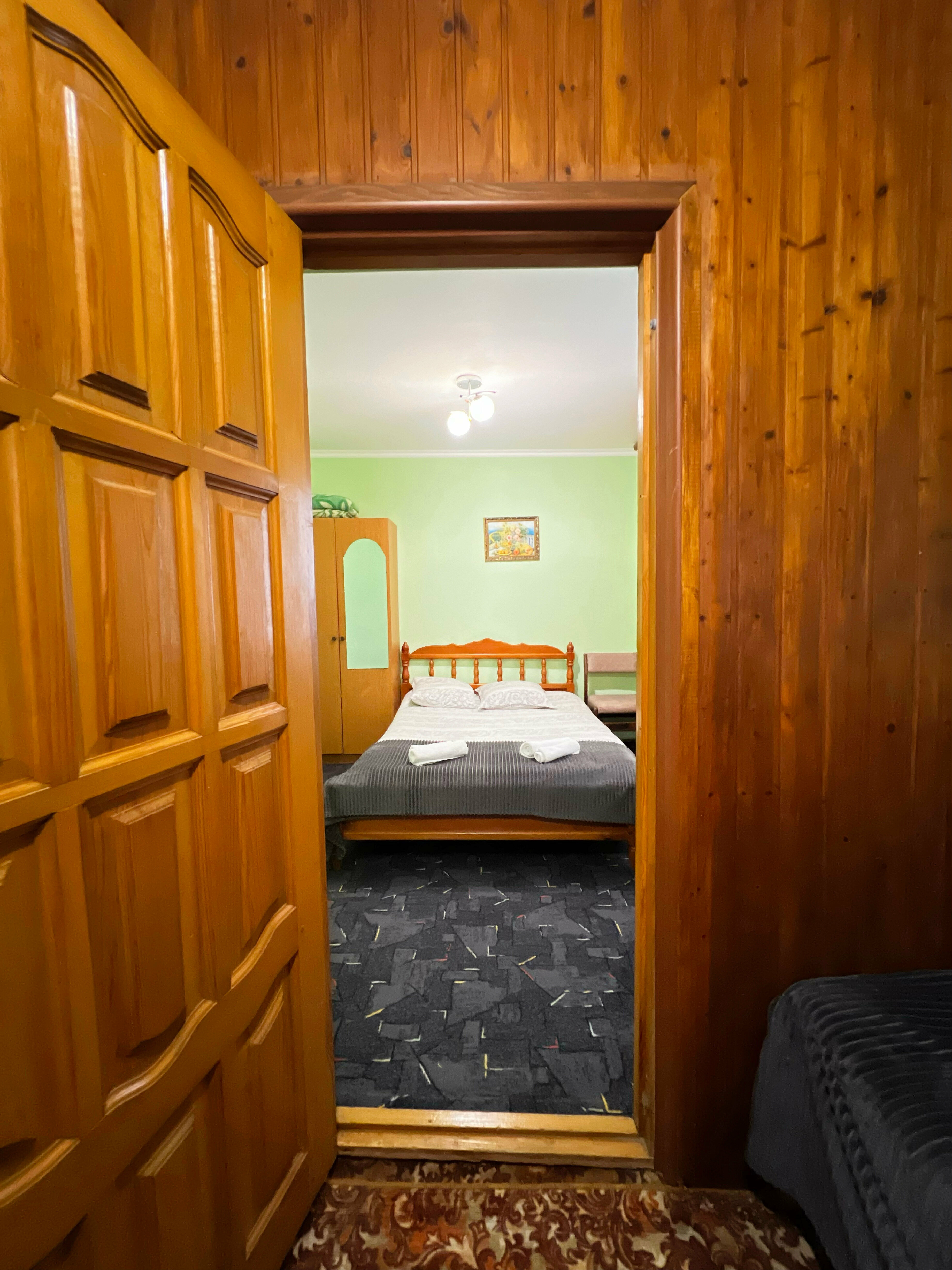 Комфорт плюс 2-х комнатный (двуспальная кровать+ односпальная+доп.место кресло)