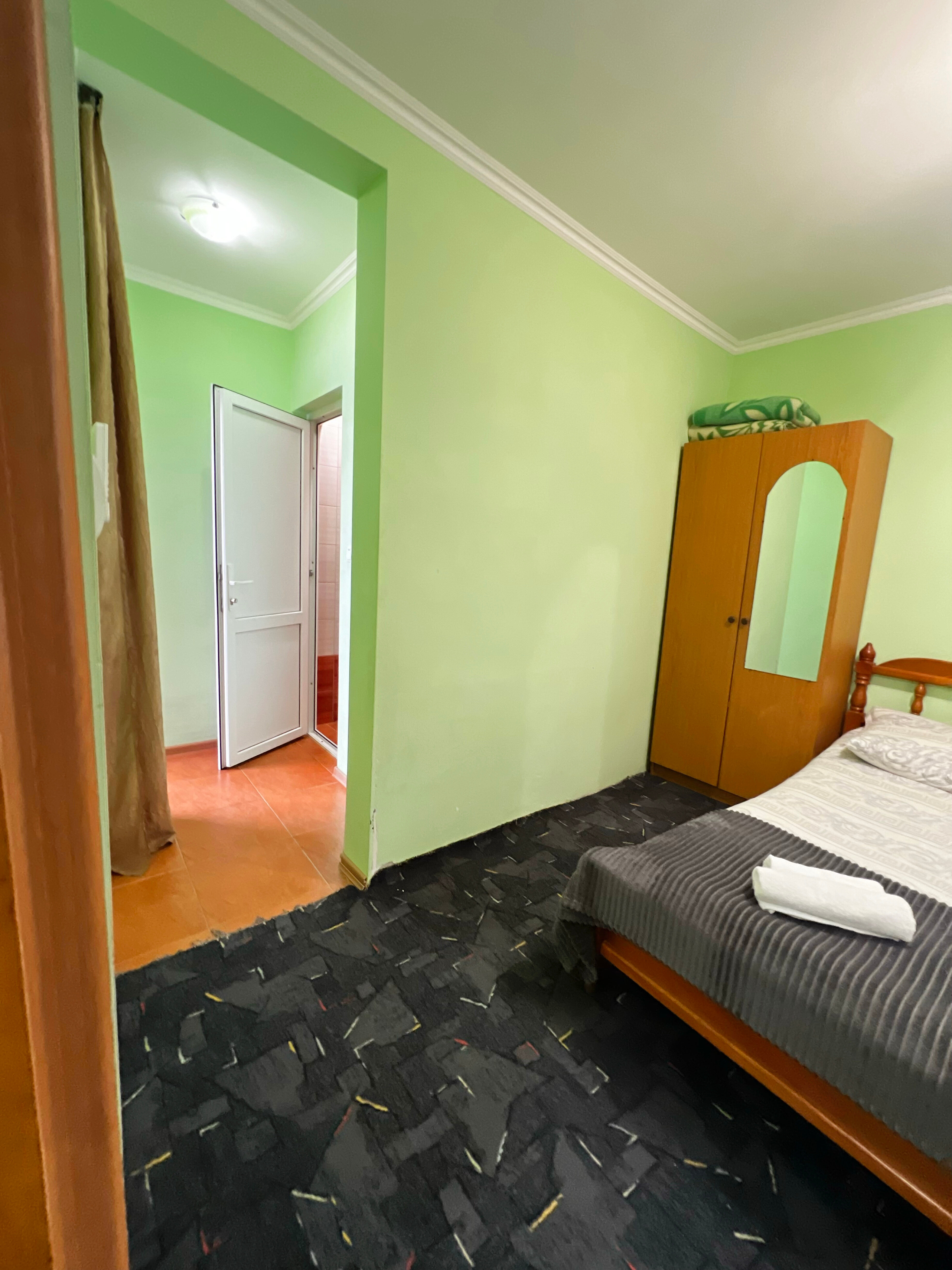 Комфорт плюс 2-х комнатный (двуспальная кровать+ односпальная+доп.место кресло)