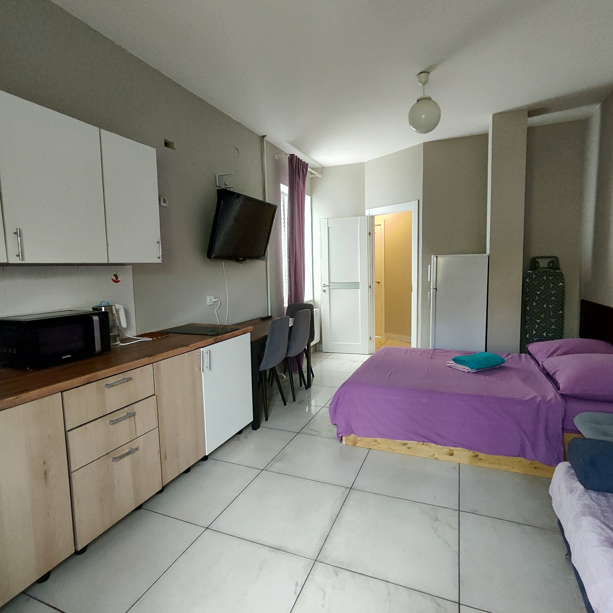 Семейные апартаменты с кухней и балконом