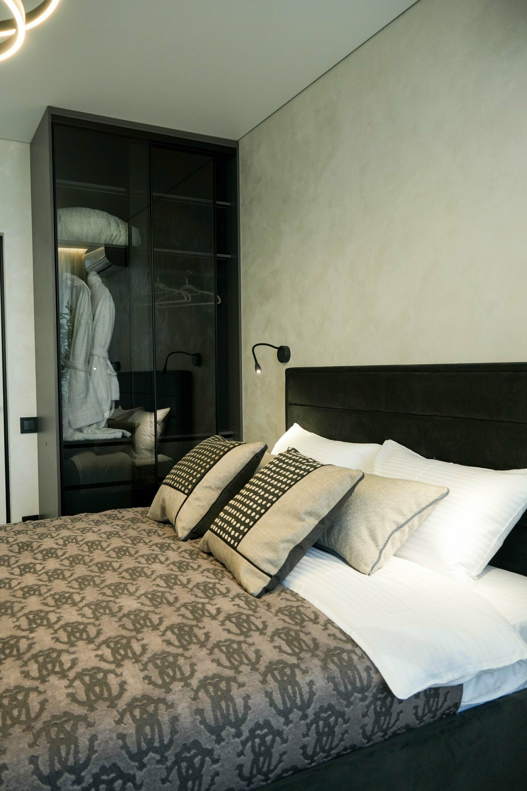 "Sunset" с видом на море