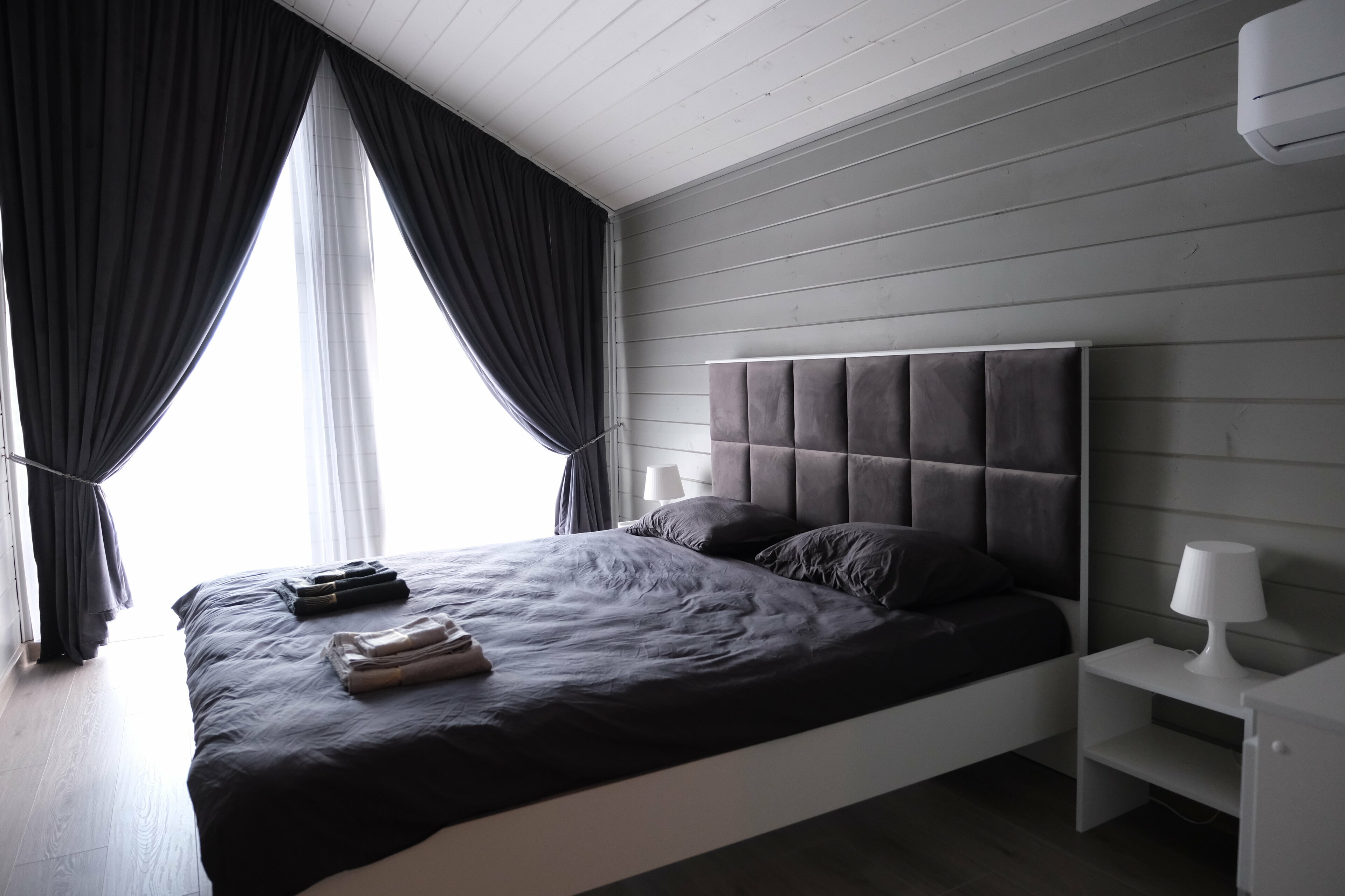 Гостевой домик с двумя двуспальными кроватями