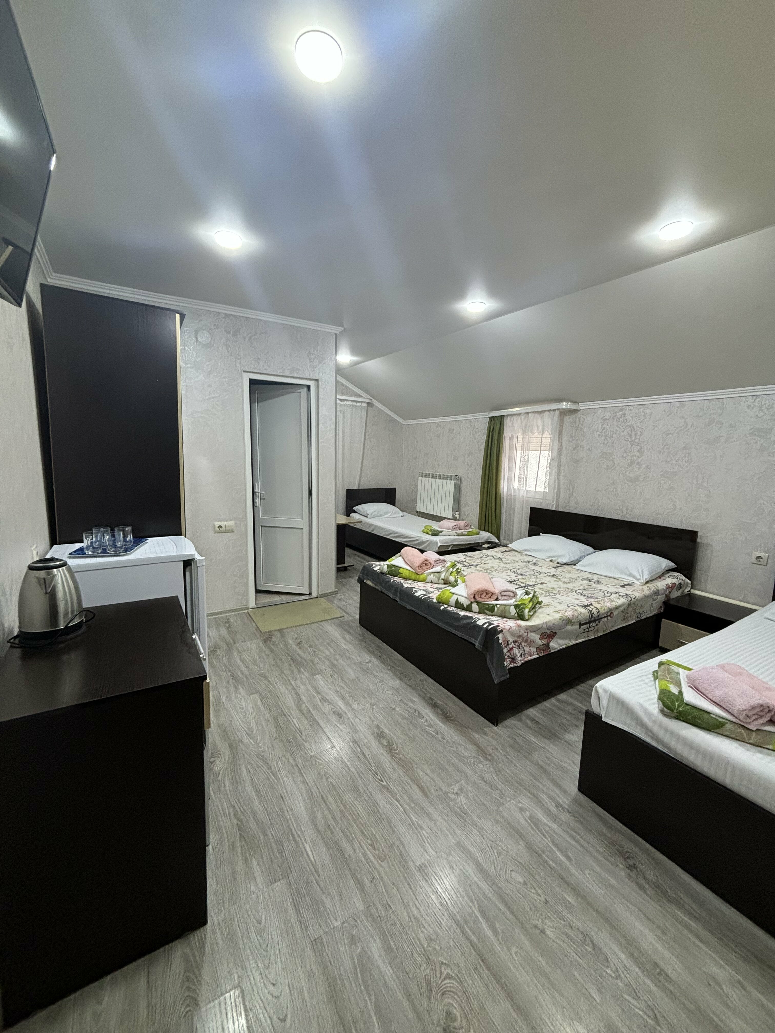 Четырехместный номер с балконом