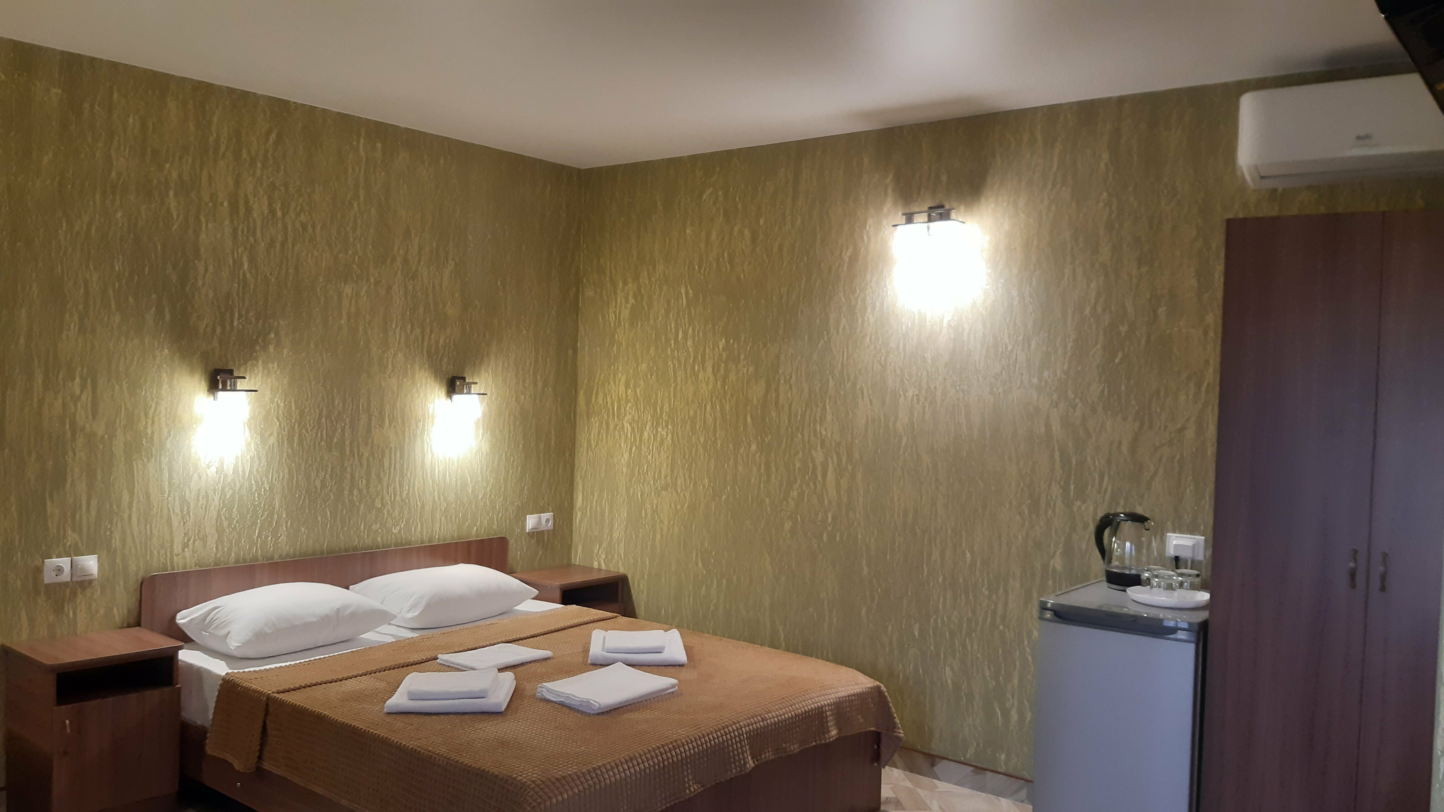 Трехместный номер с видом на горы