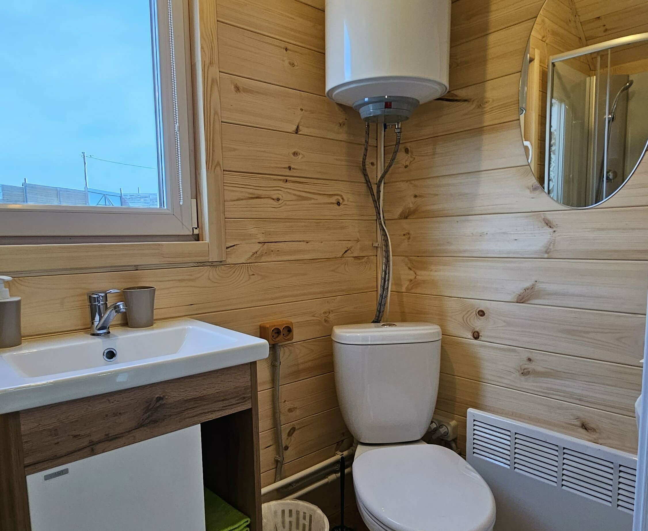 Эко домик с панорамным окном