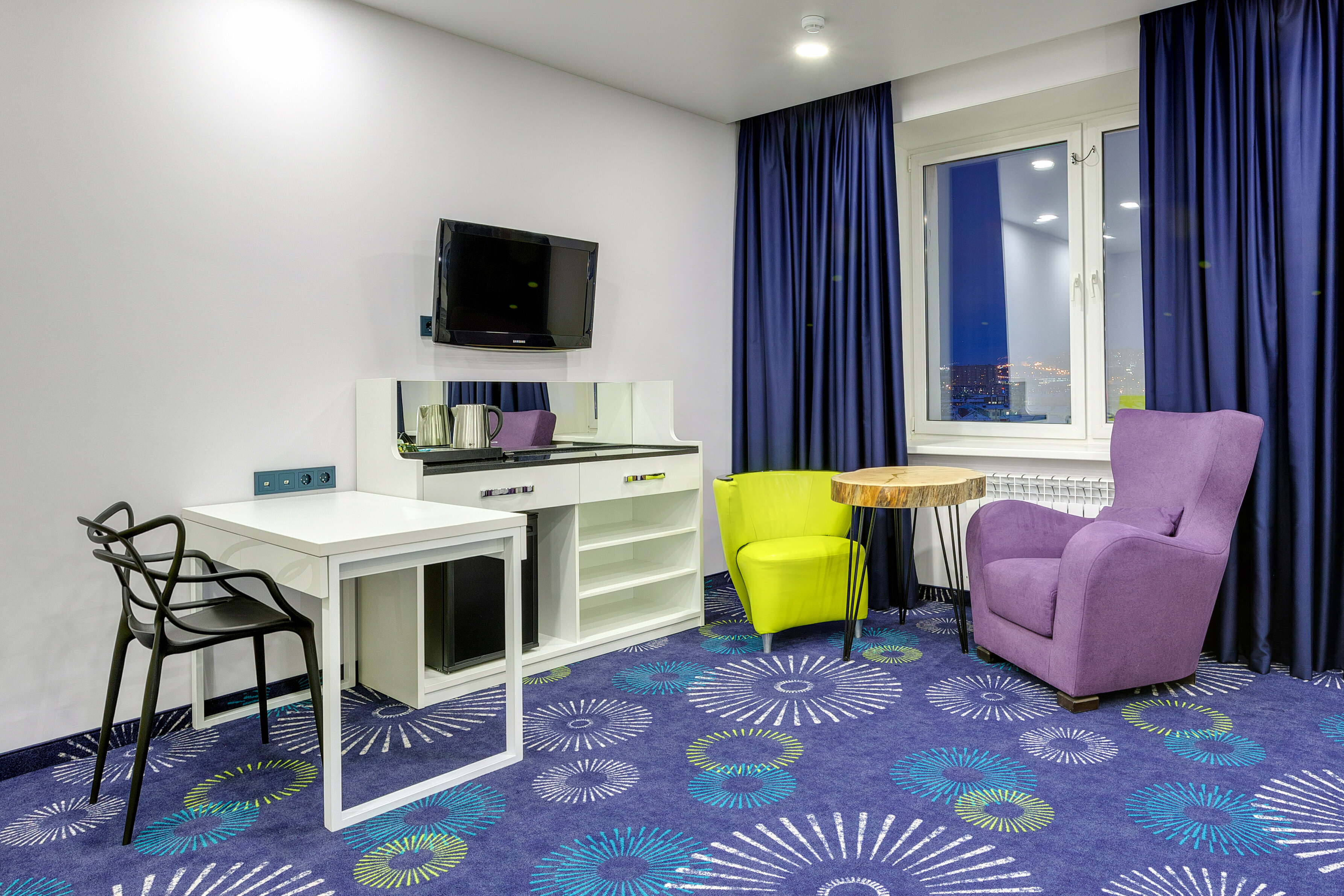 Джуниор Сюит