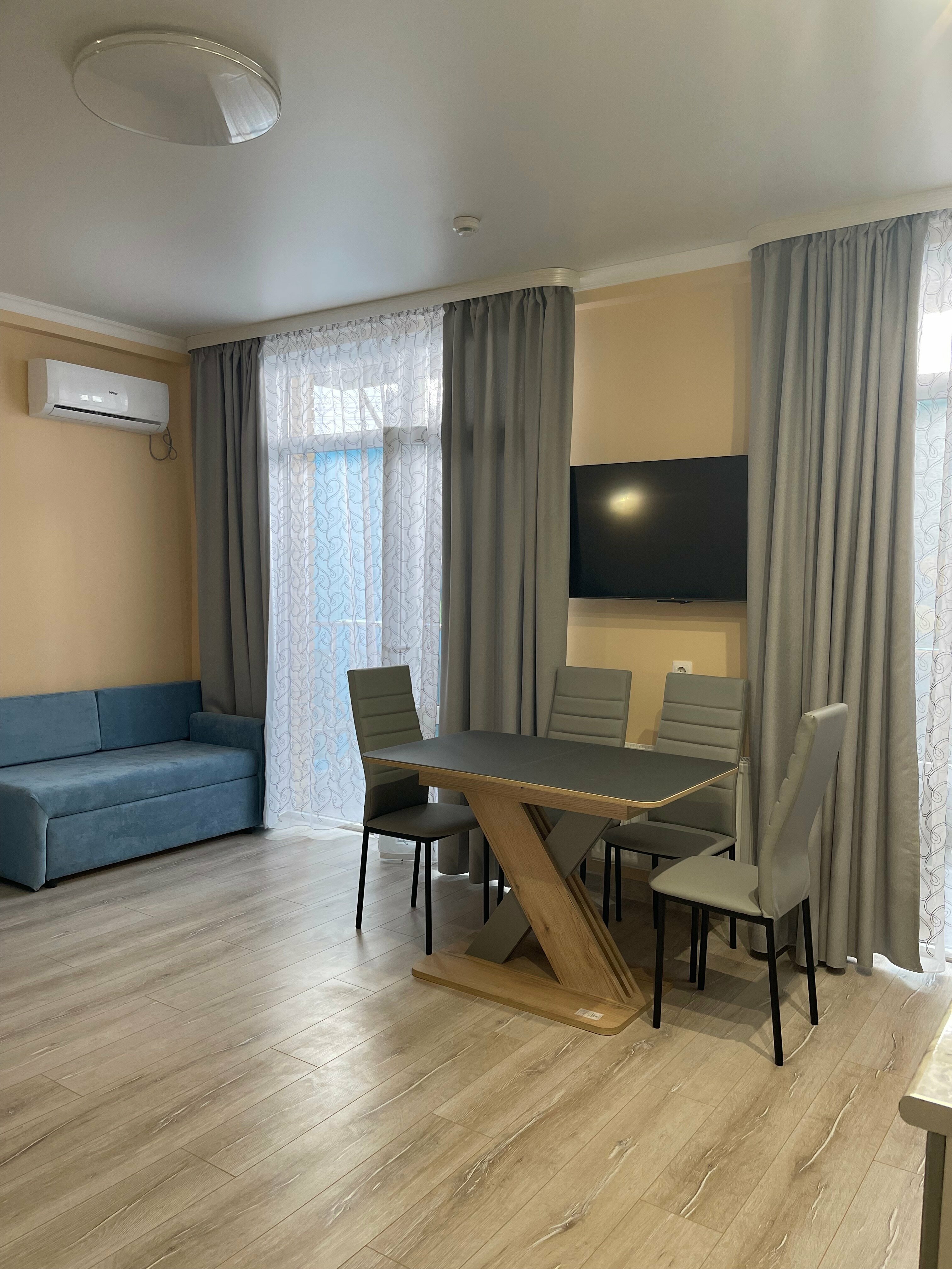 Двухкомнатные семейные апартаменты "МОРСКОЙ БРИЗ"