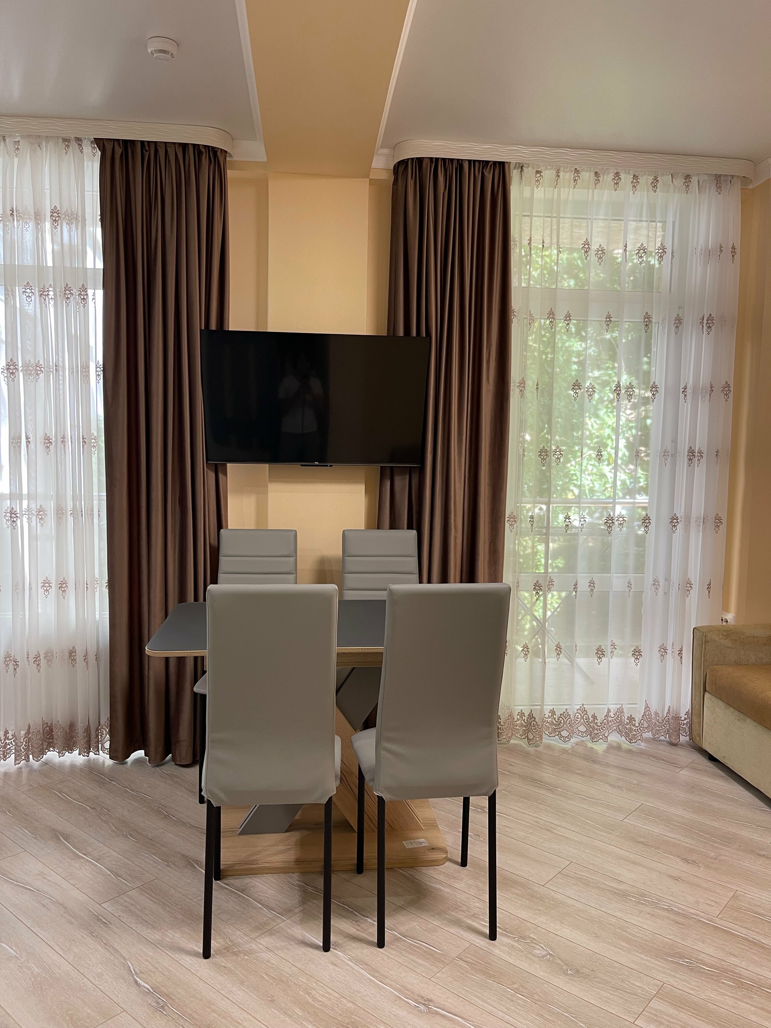 Двухкомнатные семейные апартаменты "ЗОЛОТЫЕ ПЕСКИ"