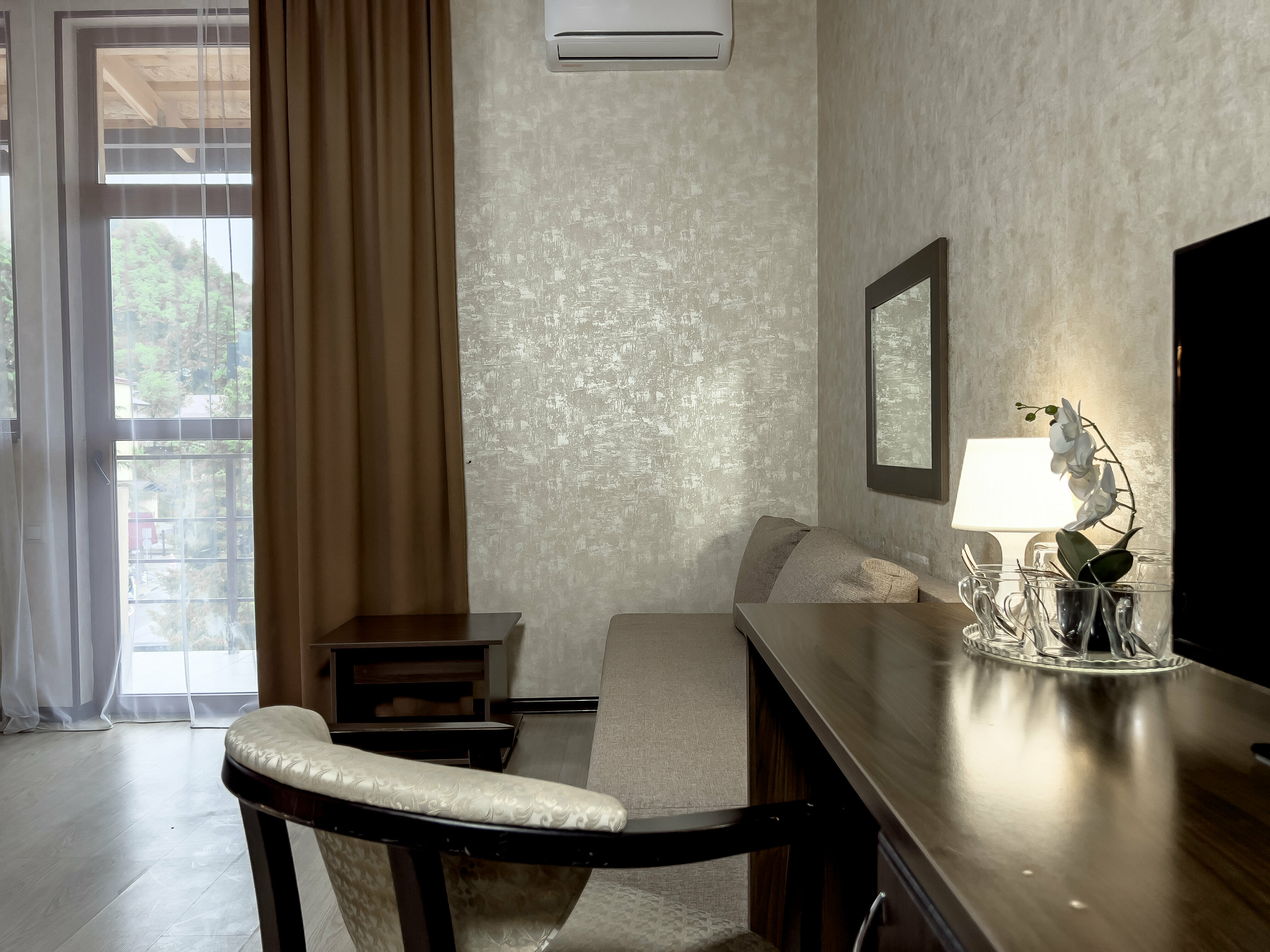 ДЕЛЮКС с балконом и видом на горы