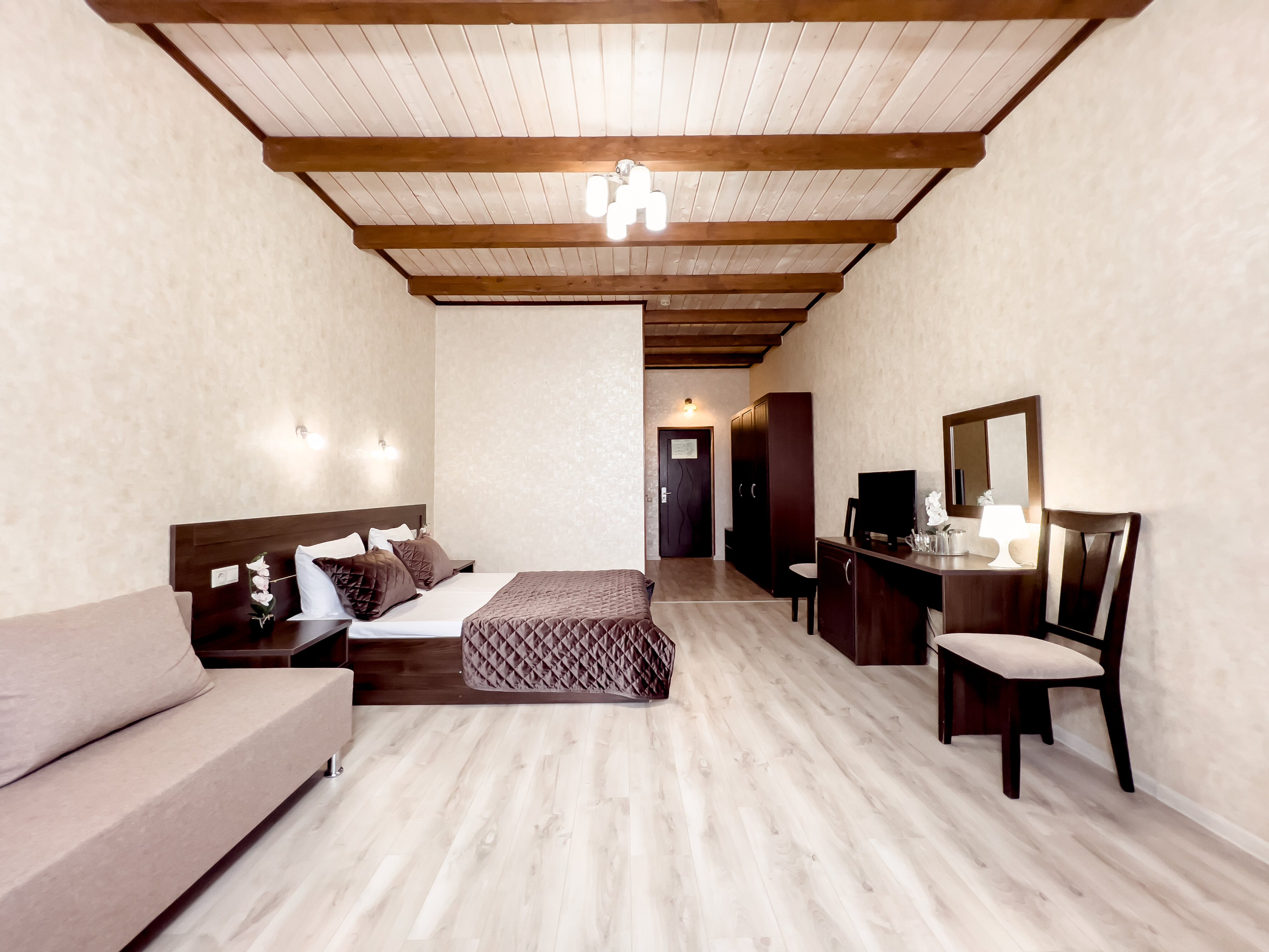 ЛЮКС с видом на горы и балконом