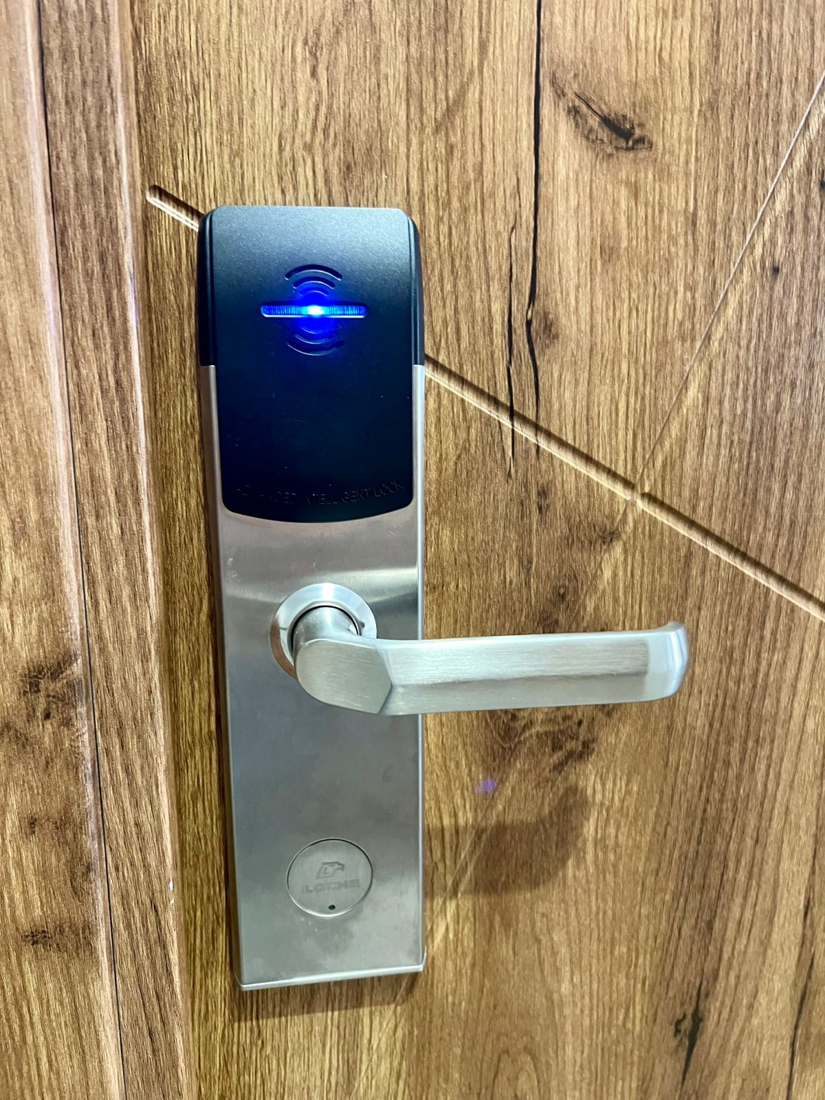 (№35) 2-х местный стандарт с балконом , двуспальная кровать , третий этаж